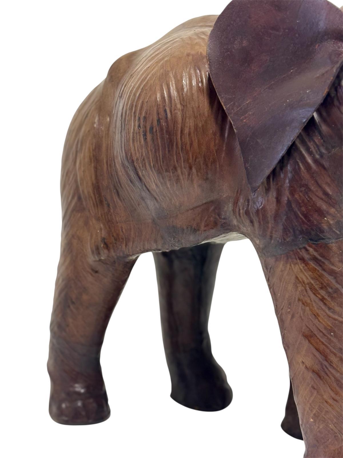 Elefante de cuero For Sale 1
