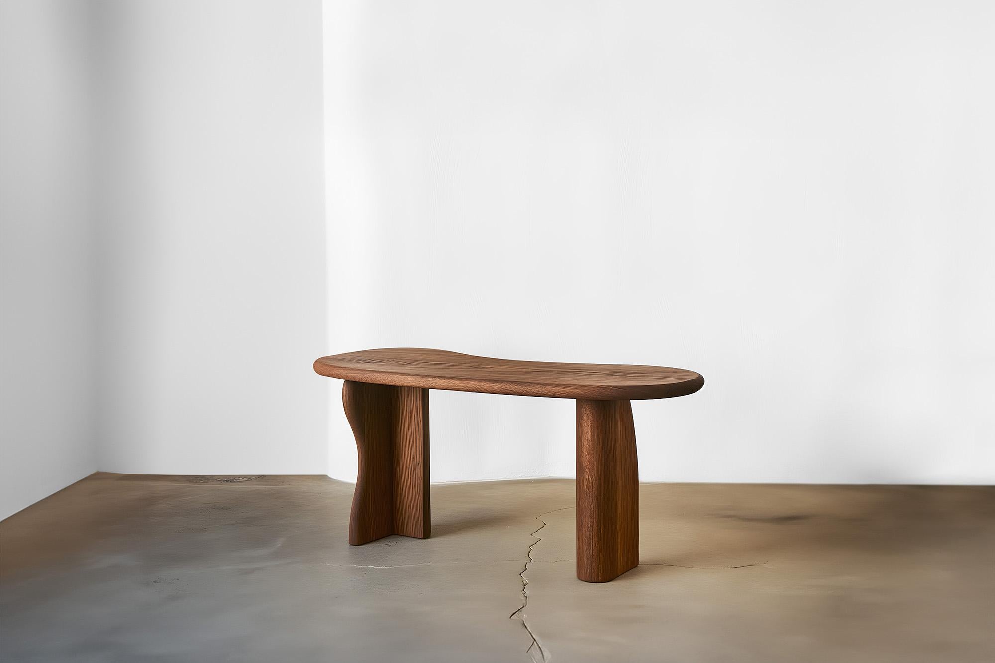 Escritorio Elefante 21 Líneas Limpias, Elegancia de Oficina, Hecho de Madera Moderno de mediados de siglo en venta