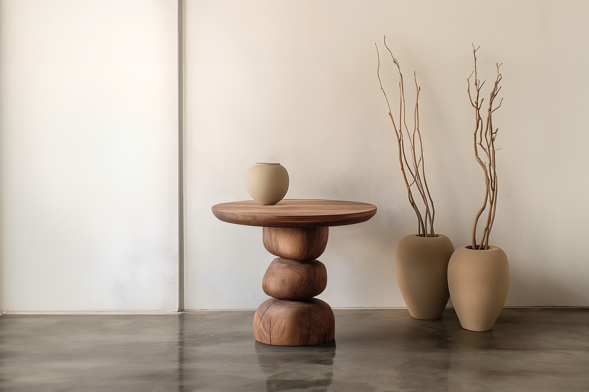 Brutalisme Table d'appoint Elefante 1, Joel Escalona, Élégance en bois massif de noyer en vente