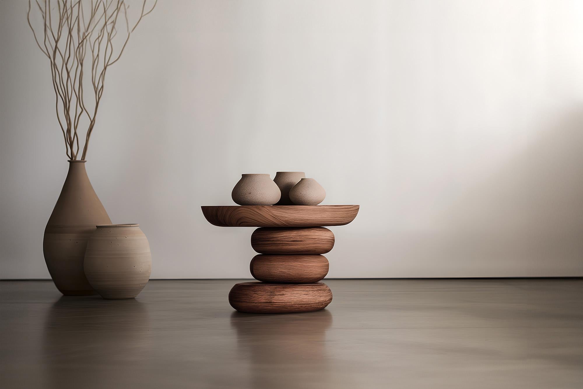 Brutalisme Table d'appoint Elefante 18 par Joel Escalona, bois massif, sphères décoratives en vente