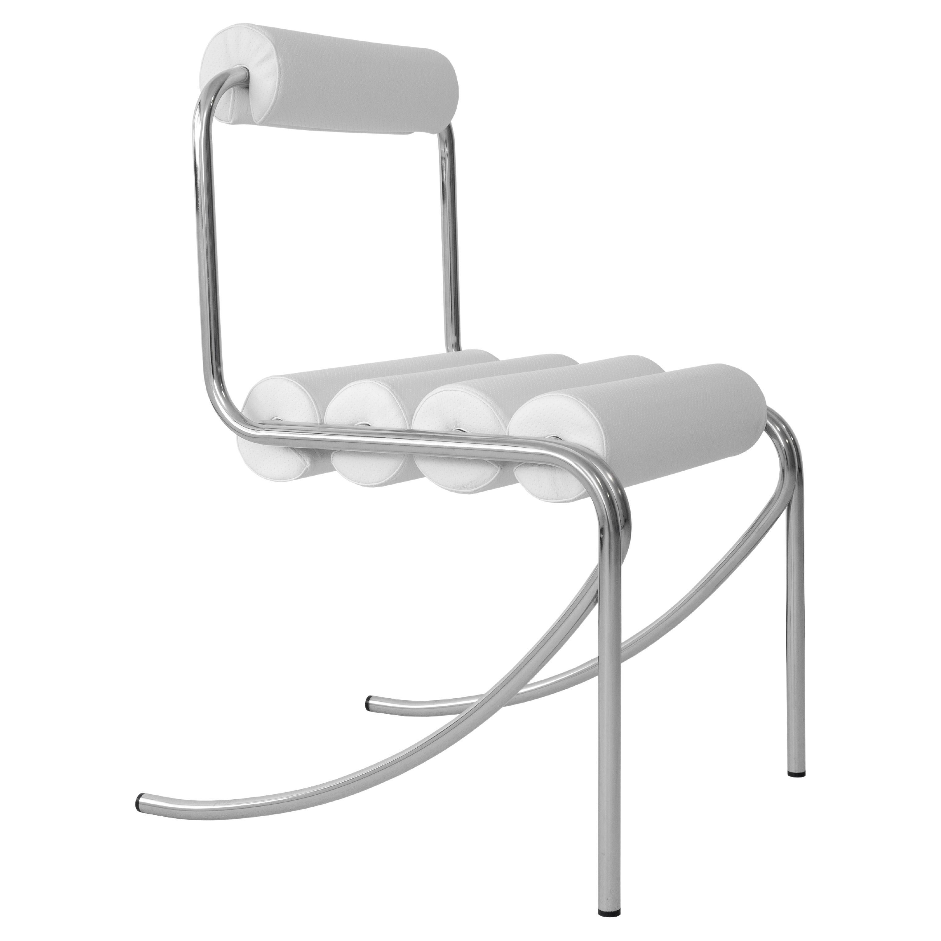 ELEG Stuhl aus geschwungenem Edelstahlrohr mit röhrenförmigem Korpus und weißem Marineleder