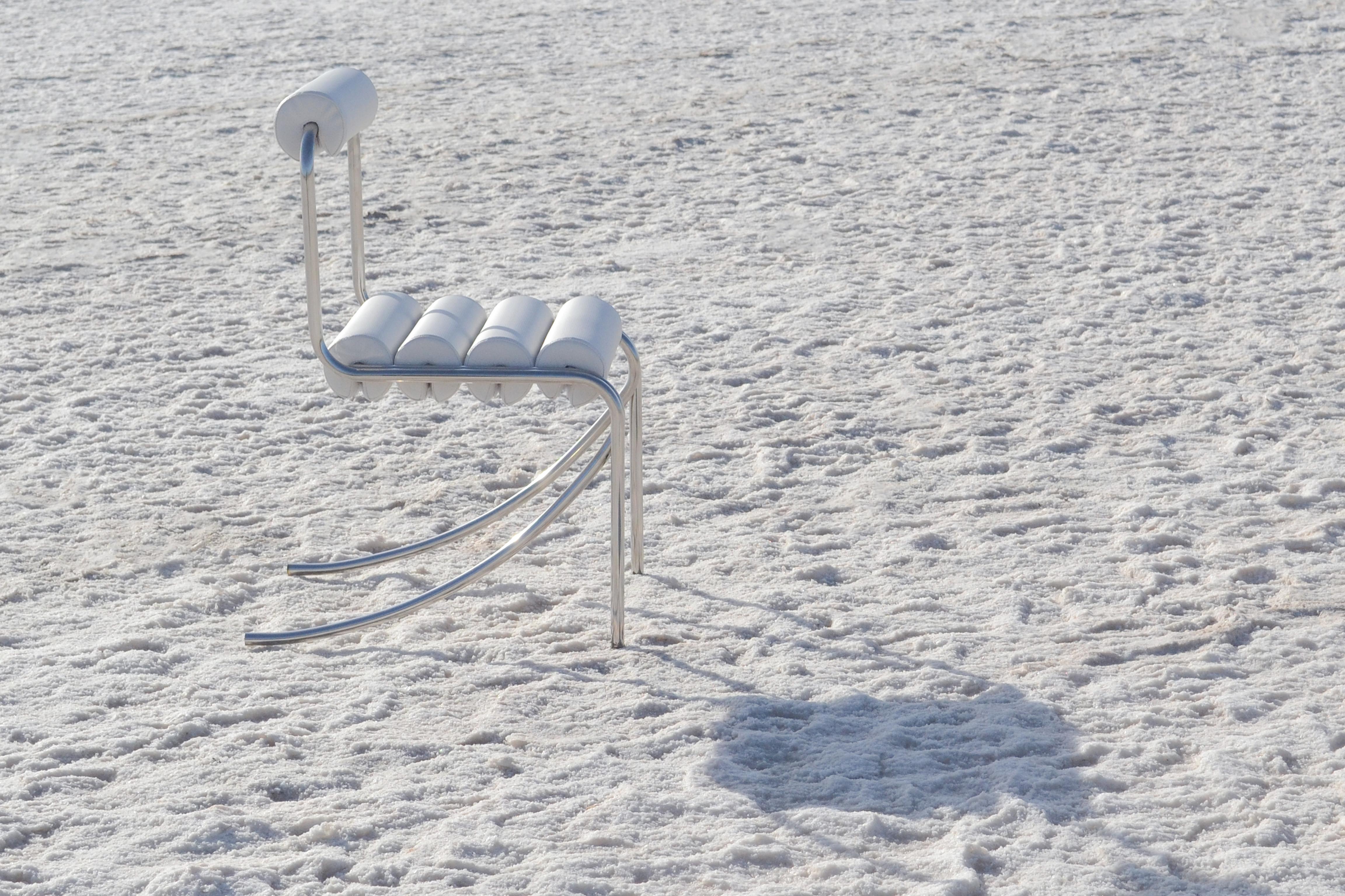 ELEG Curved Stainless Steel Tubular Chair with White Marine Leather In New Condition For Sale In Larnaca, CY
