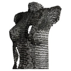 In Metall geschmiedete Eleganz: The One-of-a-Kind-Skulptur von Jaka Globočnik 