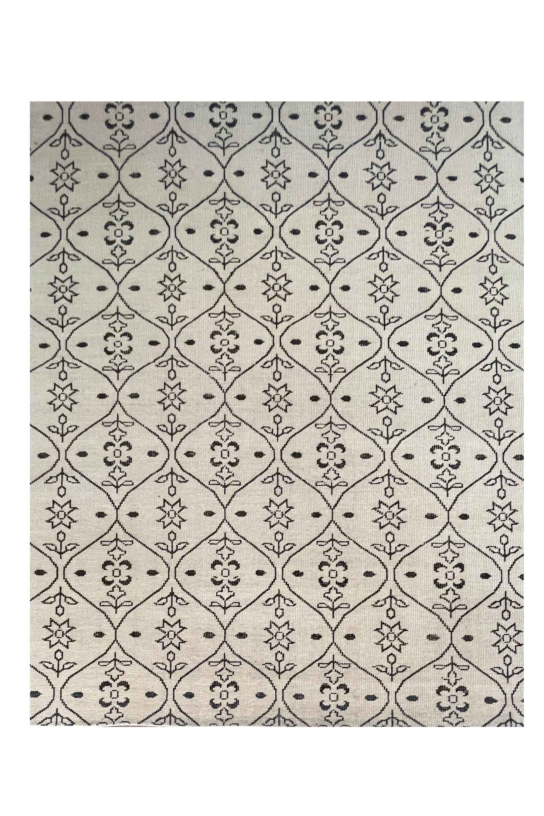 L'Eleganza ha una voce tranquilla. Questo tappeto lo dice.  TAPPETO MUMBAI  8 X 10 Ft in vendita 1