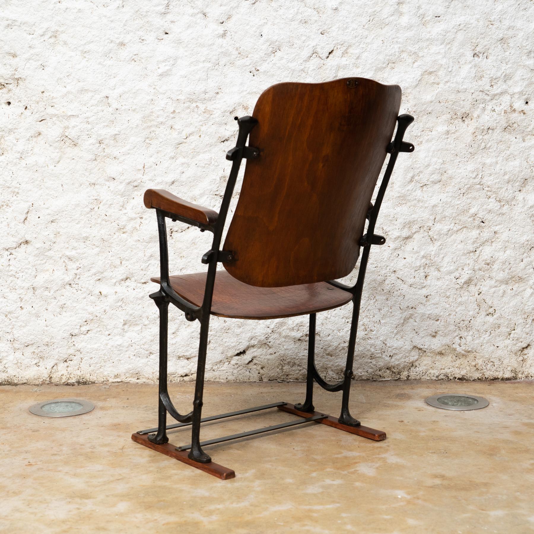 Elegance in Time: Catalan Modernism Theater Chair 'Kursaal', c. 1930 In Good Condition For Sale In Barcelona, Barcelona
