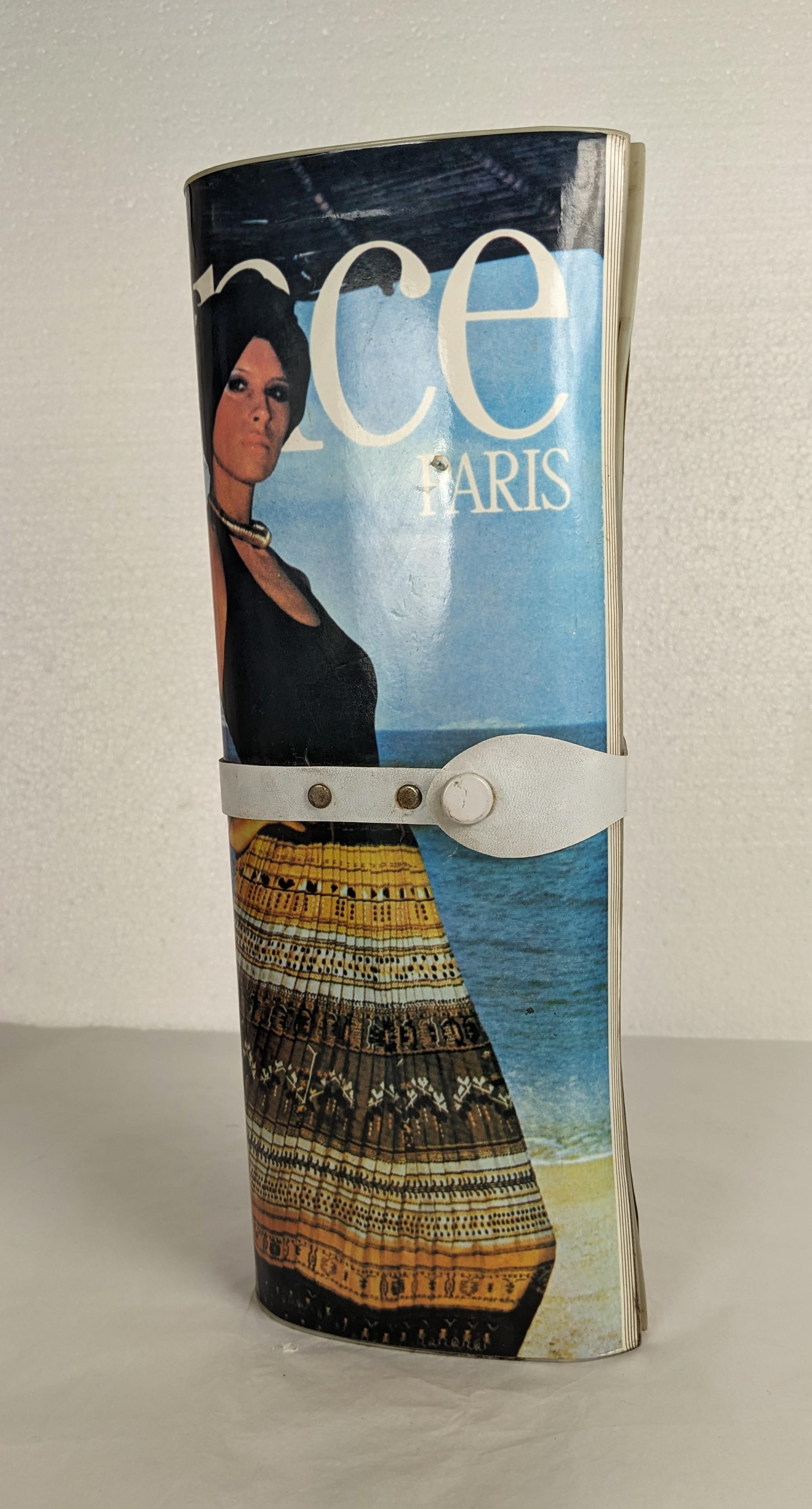 Gris Pochette photo du magazine Elegance en vente