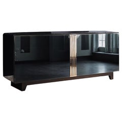 Vollendete Eleganz: Art-Déco-Sideboard mit hochglänzender Klavierlackoberfläche
