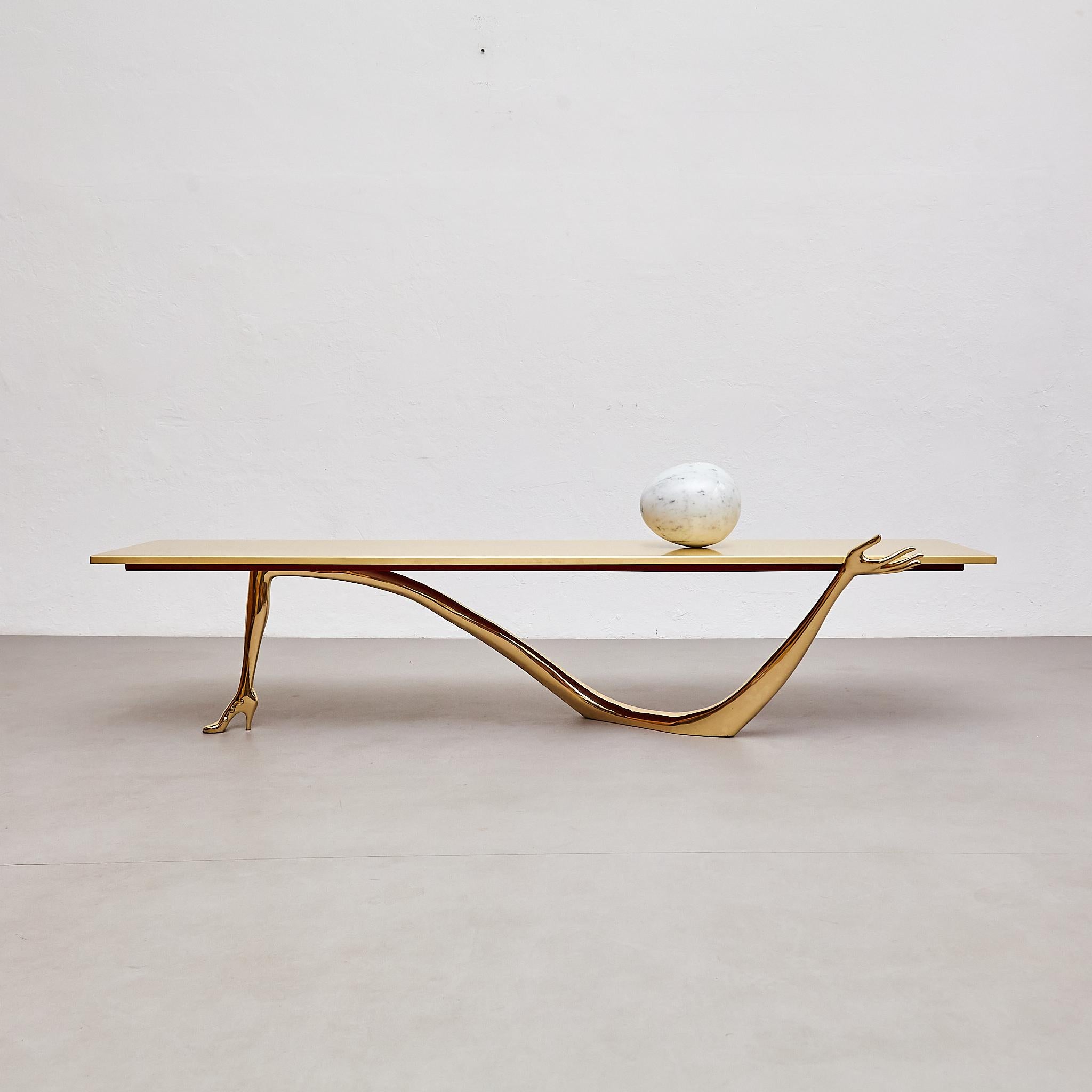 Elegancia redefinida: La mesa baja Leda de Dalí y BD - Arte en cada detalle Moderno de mediados de siglo en venta