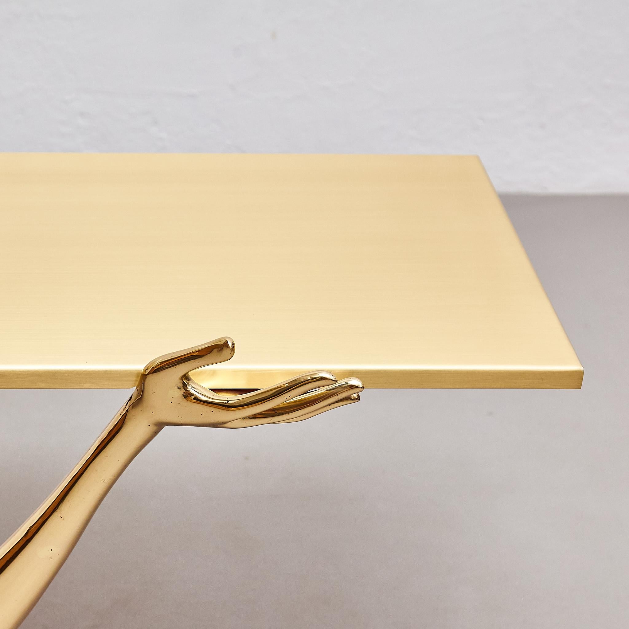 Eleganz neu definiert: The Leda Low Table von Dalí und BD - Kunstfertigkeit in jedem Detail (Messing) im Angebot