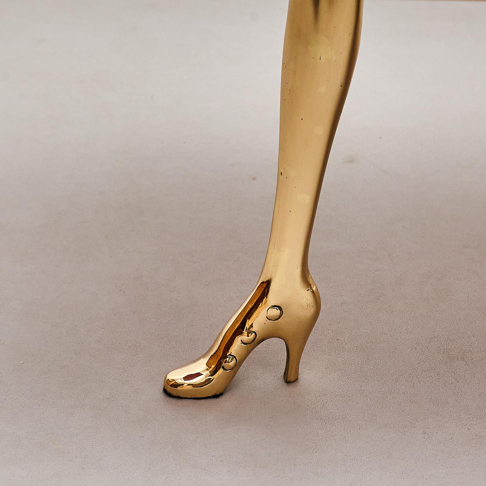 Eleganz neu definiert: The Leda Low Table von Dalí und BD - Kunstfertigkeit in jedem Detail im Angebot 2