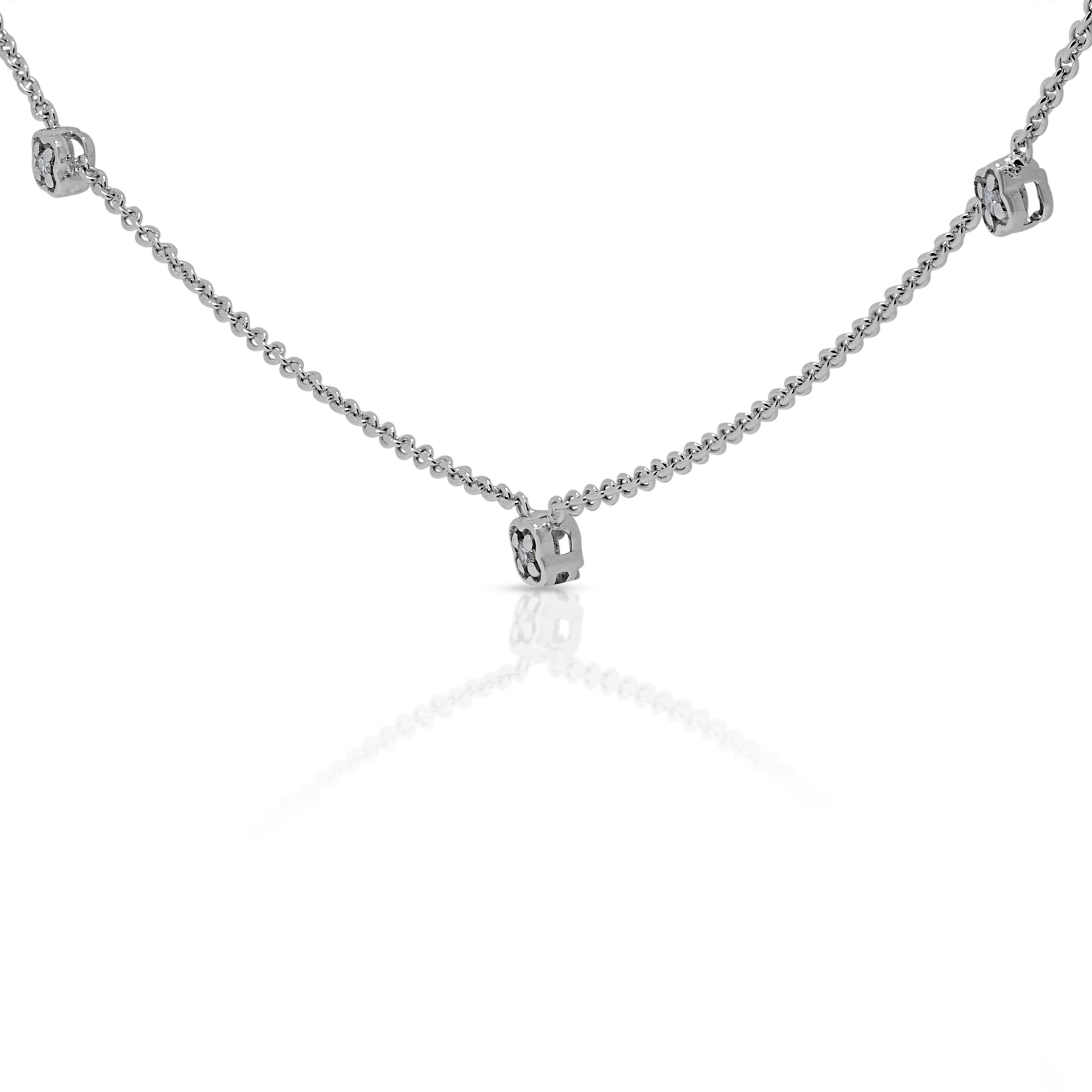 Elegant 0.03ct Diamonds Necklace in 18K White Gold For Sale 1