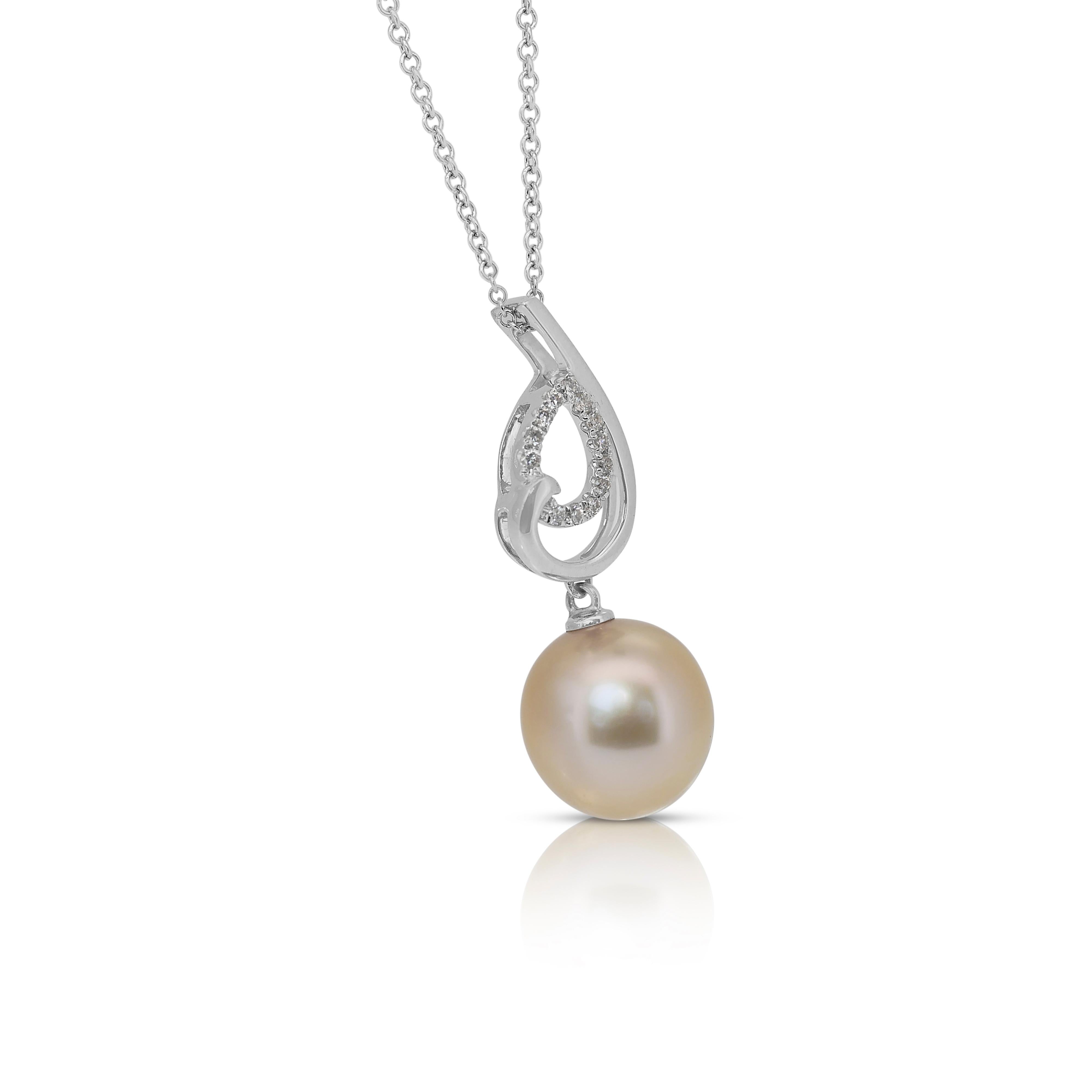 Round Cut Elegant 0.07ct South Sea Cultured Pearl and Diamonds Necklace in 18k White Gold