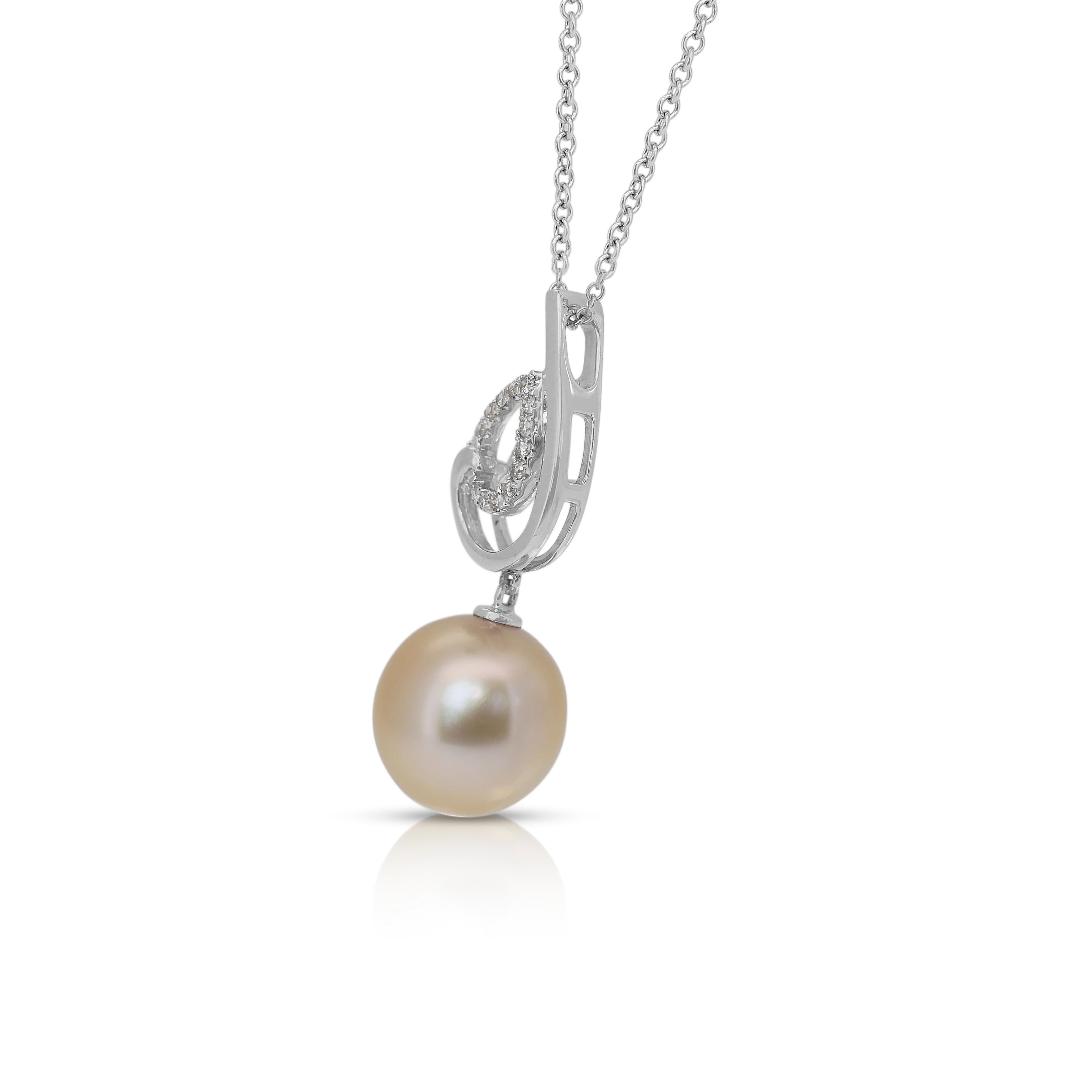Elegant 0.07ct South Sea Cultured Pearl and Diamonds Necklace in 18k White Gold 1