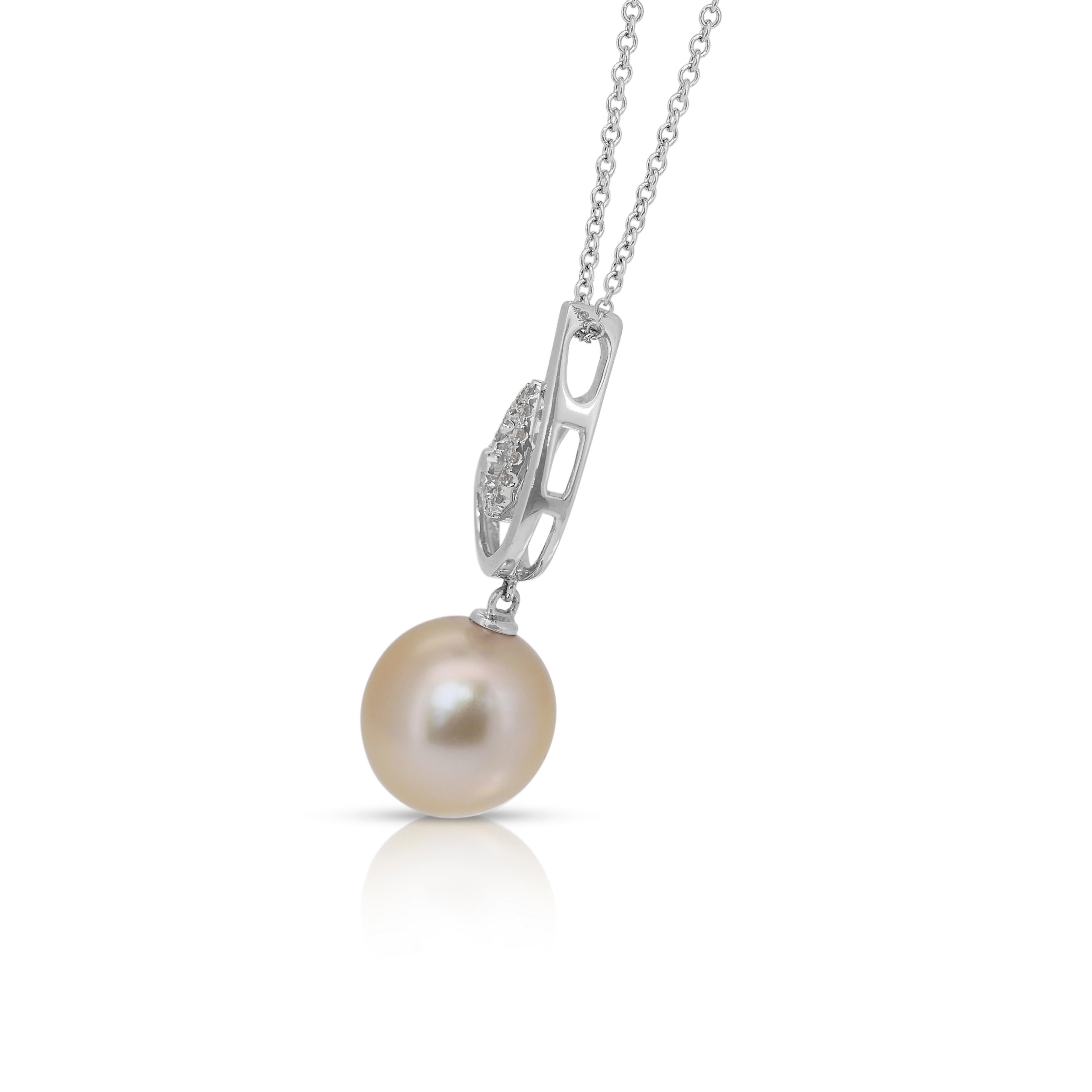Elegant 0.07ct South Sea Cultured Pearl and Diamonds Necklace in 18k White Gold 2