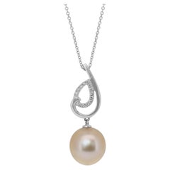Elegant 0.07ct South Sea Cultured Pearl and Diamonds Necklace in 18k White Gold