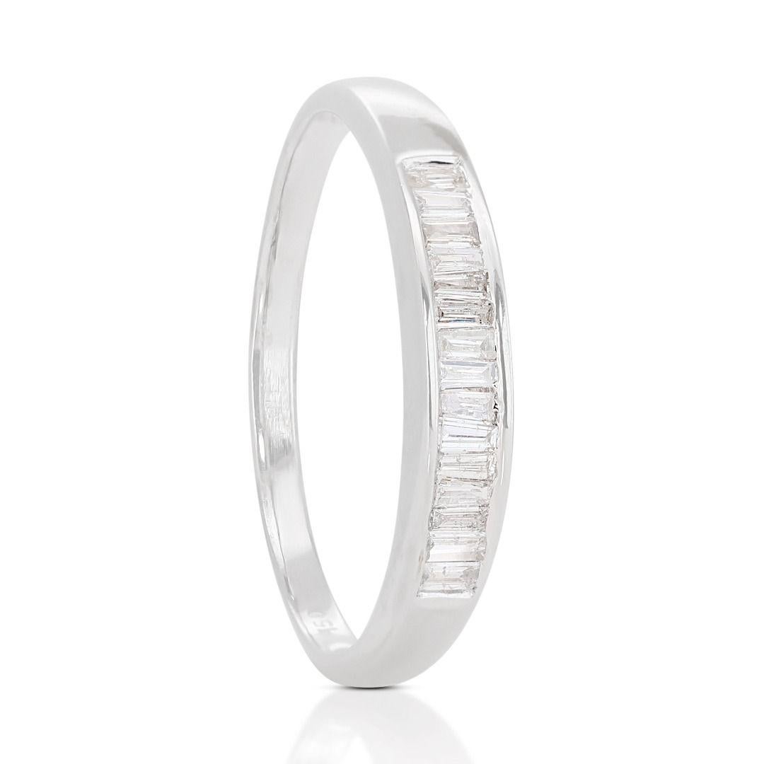 Women's Elegant 0.15ct Baguette Cut Diamond Ring set in 18K White Gold  For Sale