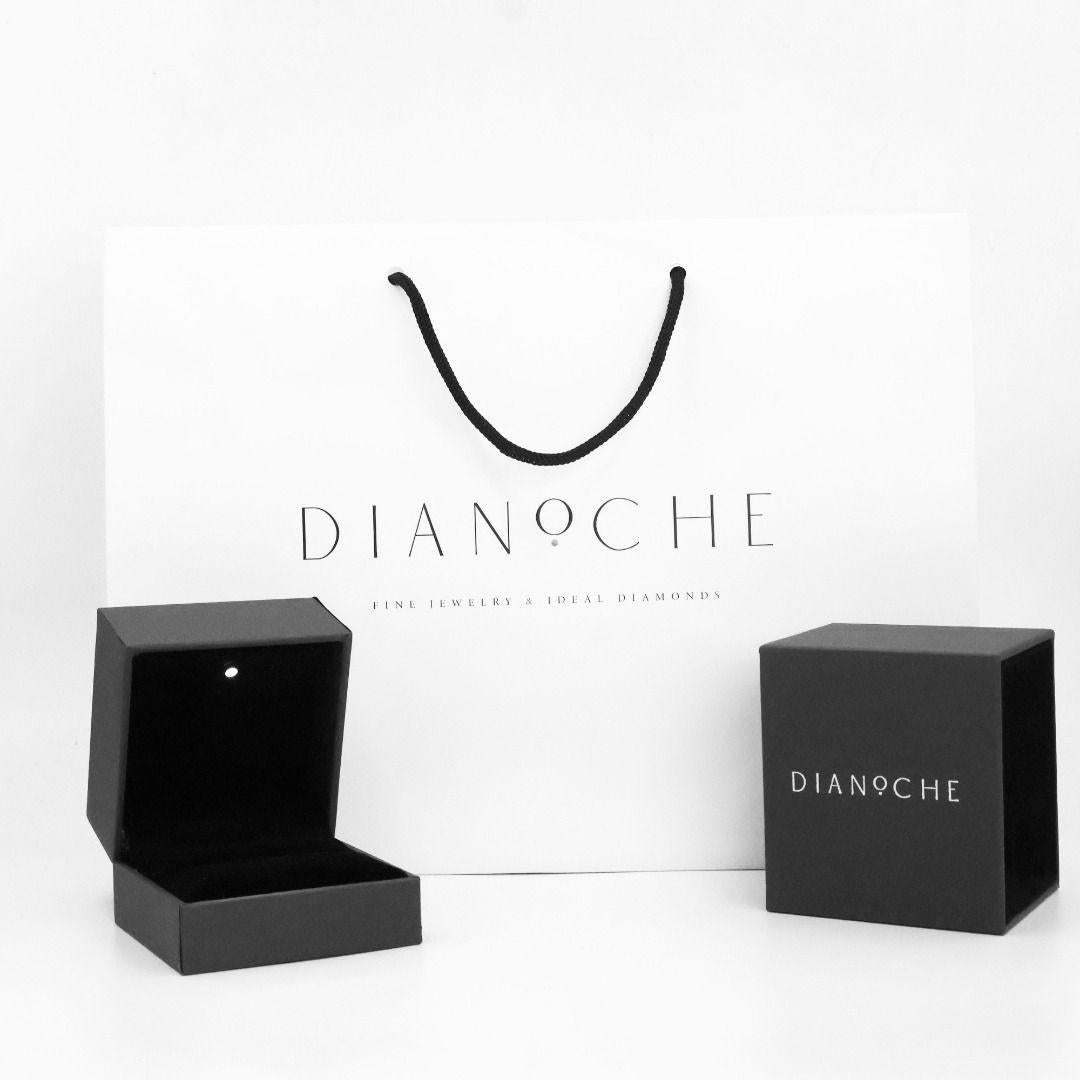 Elegant 0.15ct Baguette Cut Diamond Ring set in 18K White Gold  For Sale 5
