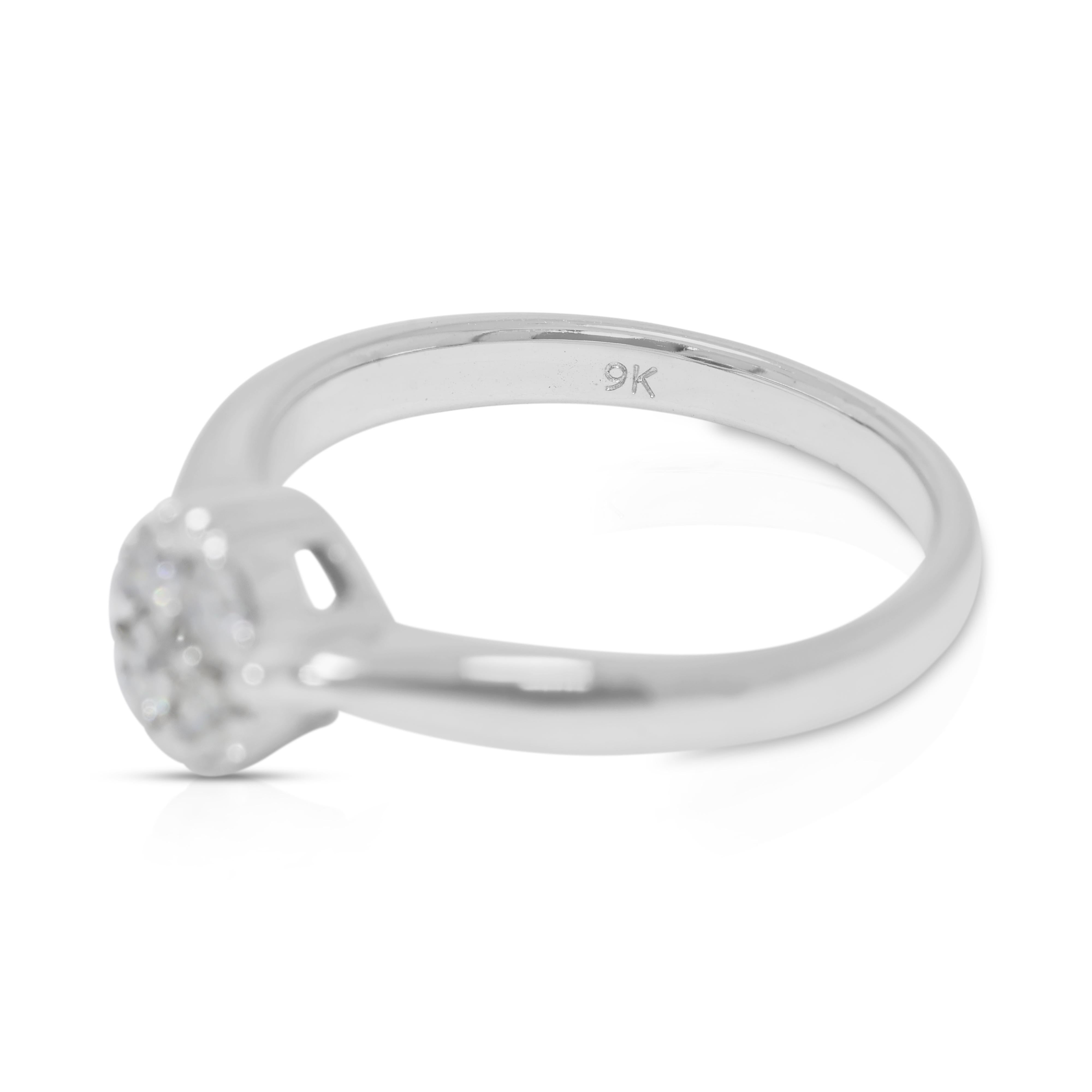 Elegant 0.16ct Natural Diamond Ring in 9K White Gold In Excellent Condition For Sale In רמת גן, IL