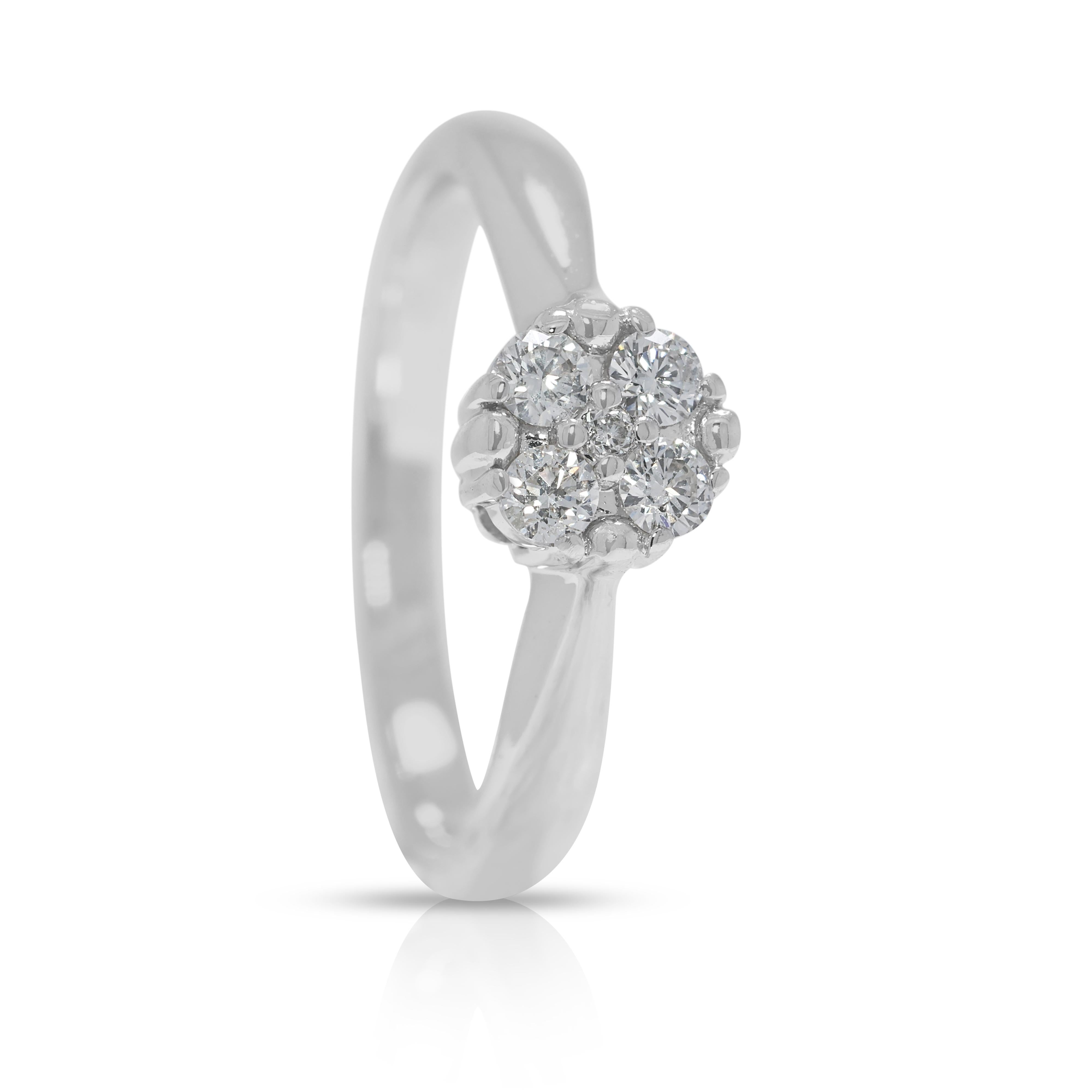Elegant 0.16ct Natural Diamond Ring in 9K White Gold For Sale 1