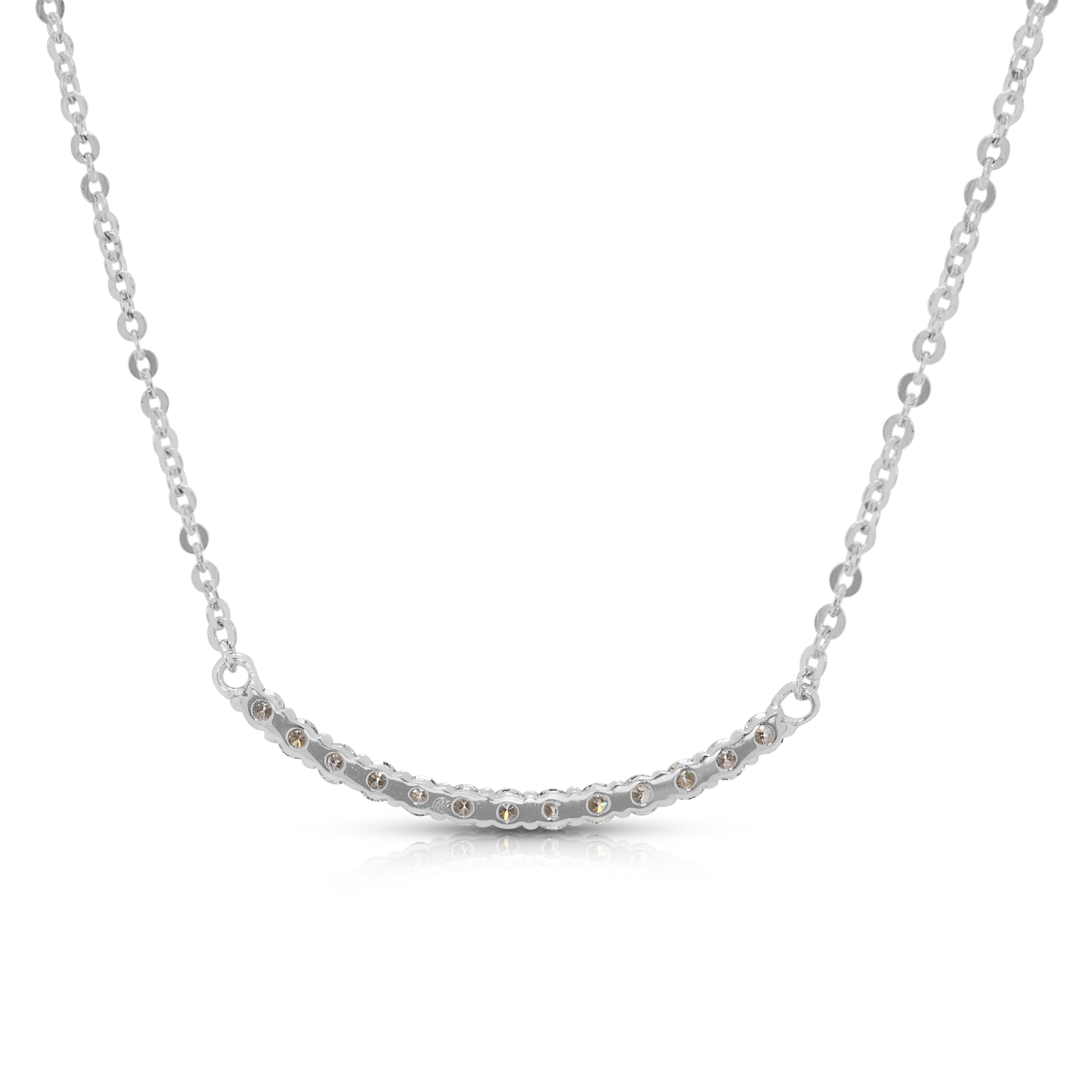 Elegant 0.19ct Natural Diamond Necklace in 18K White Gold For Sale 1
