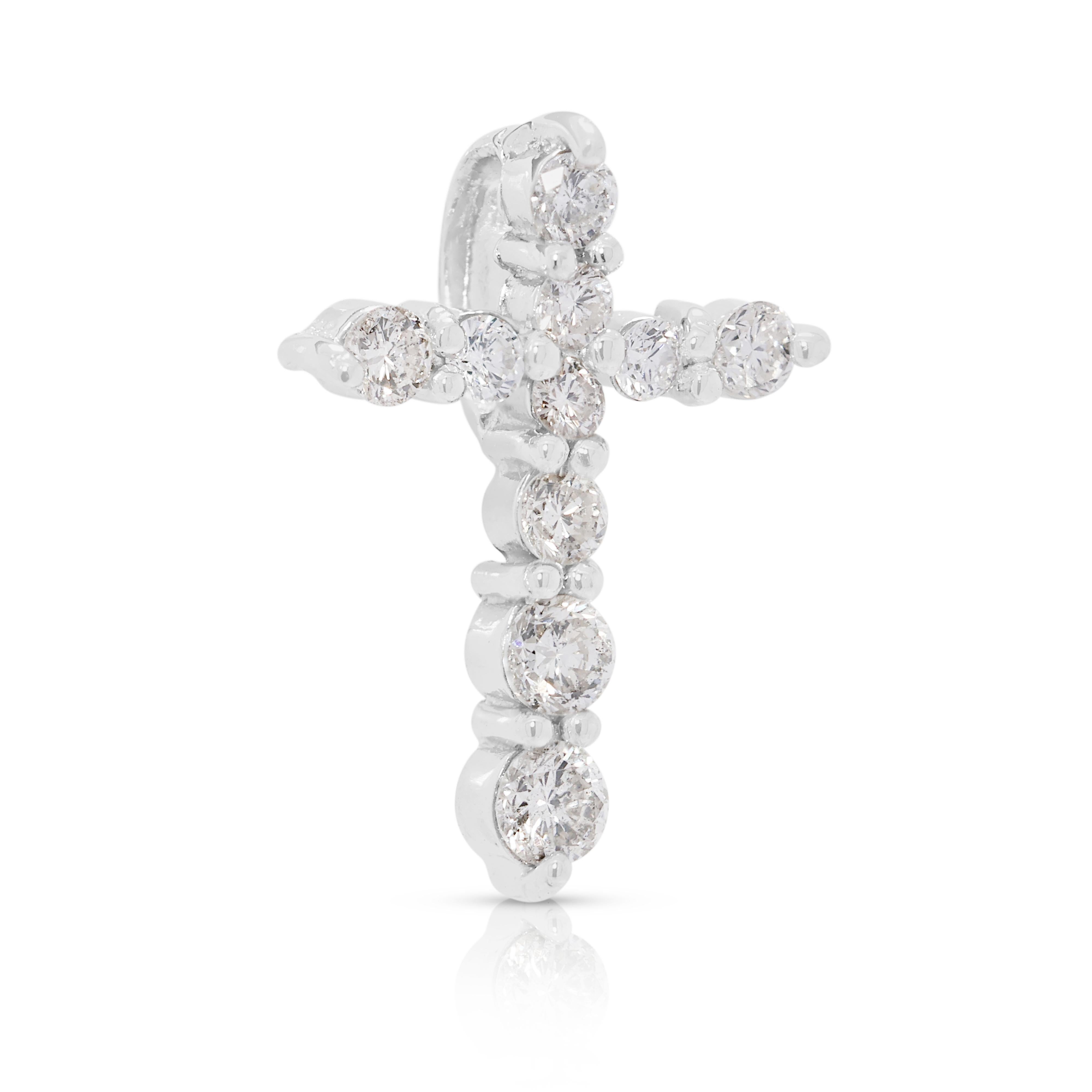 Taille ronde Elegant pendentif croix en diamant naturel de 0,20 ct en platine en vente