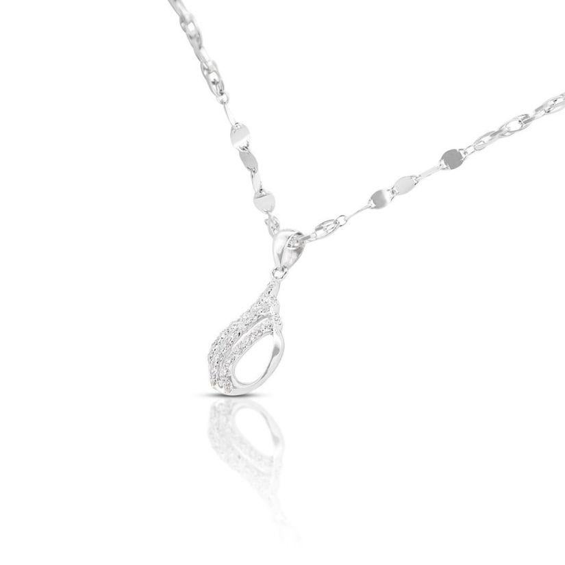 Elegant 0.25ct Tear Drop Diamond Necklace set in 18K White Gold In New Condition For Sale In רמת גן, IL