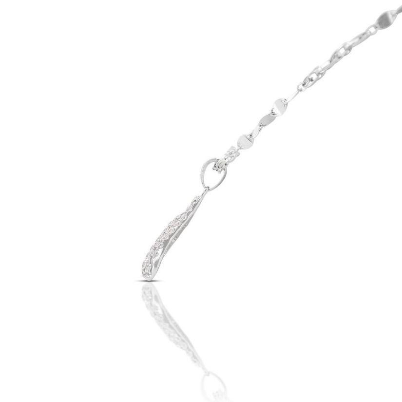 Women's Elegant 0.25ct Tear Drop Diamond Necklace set in 18K White Gold For Sale
