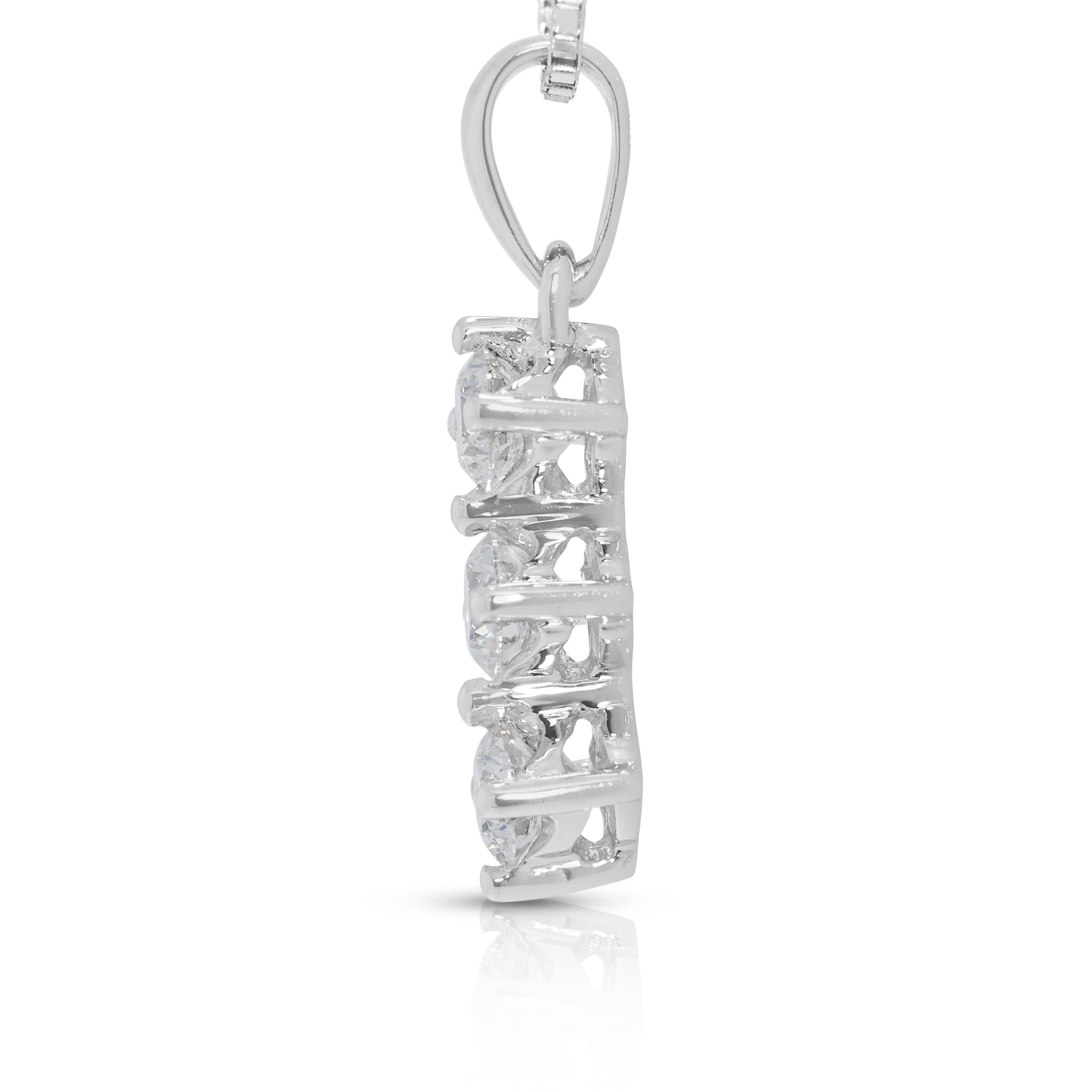 Elegant pendentif 3 pierres en or blanc 18 carats et diamant naturel de 0,27 carats Pour femmes en vente