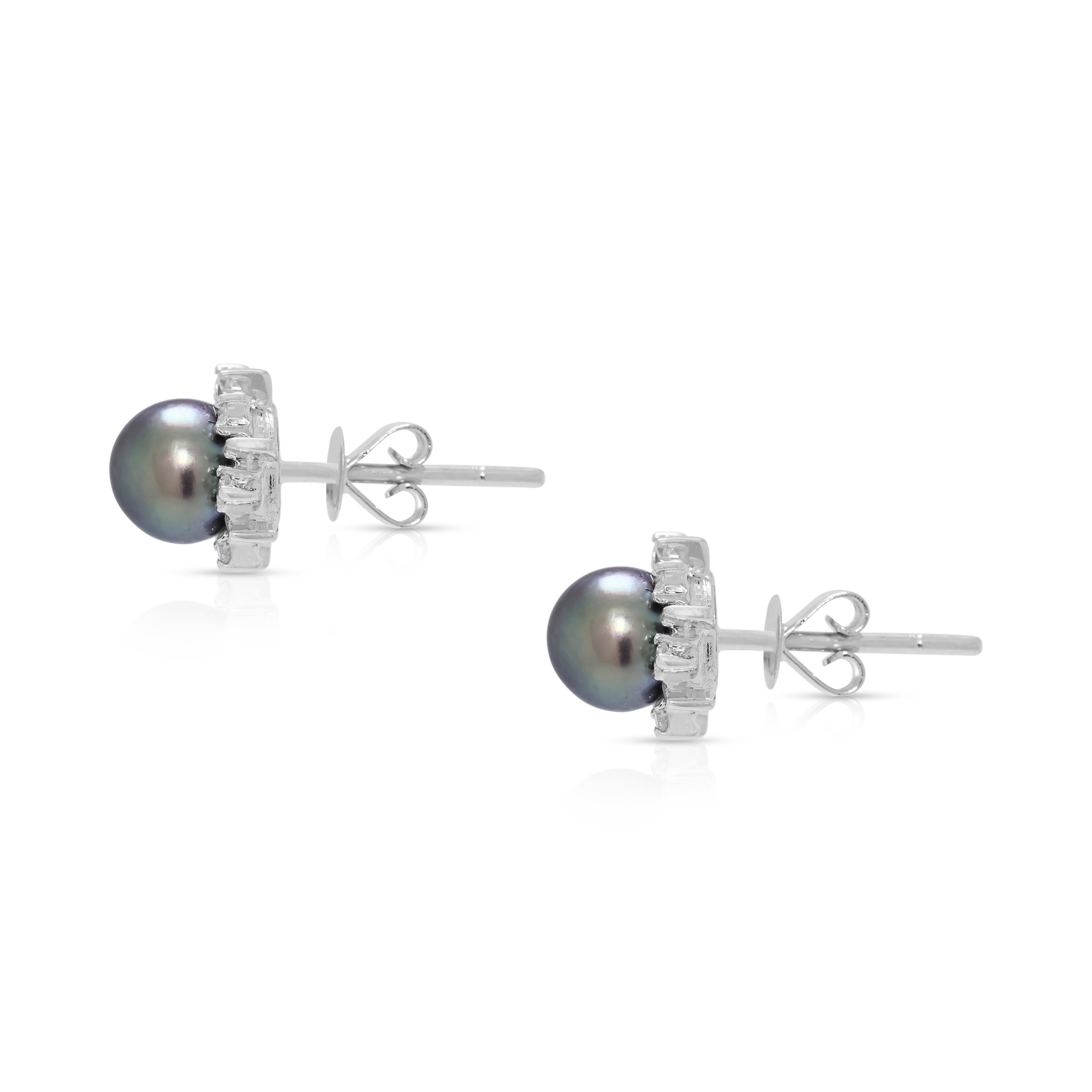 Elegante Ohrstecker mit 0,30 Karat Diamanten und Süßwasserperlen aus 18 Karat Weißgold Damen im Angebot