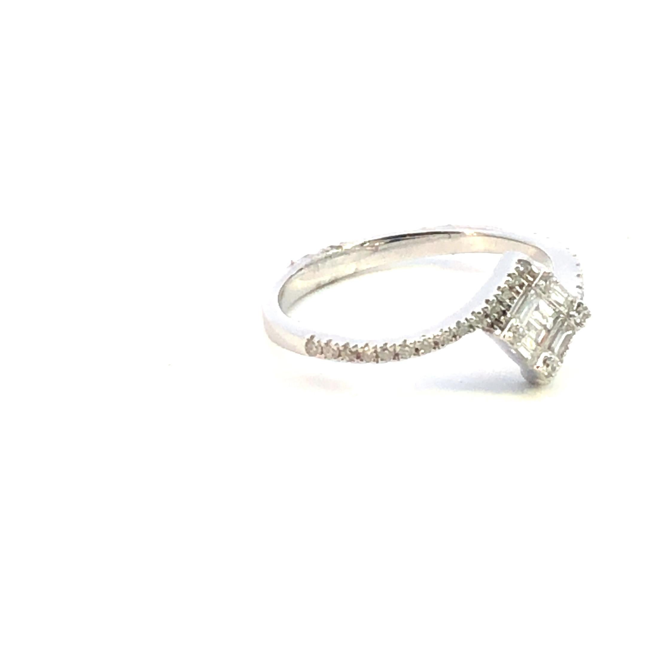 For Sale:  Elegant 0.30ct Diamond Ring in 14K White Gold 4