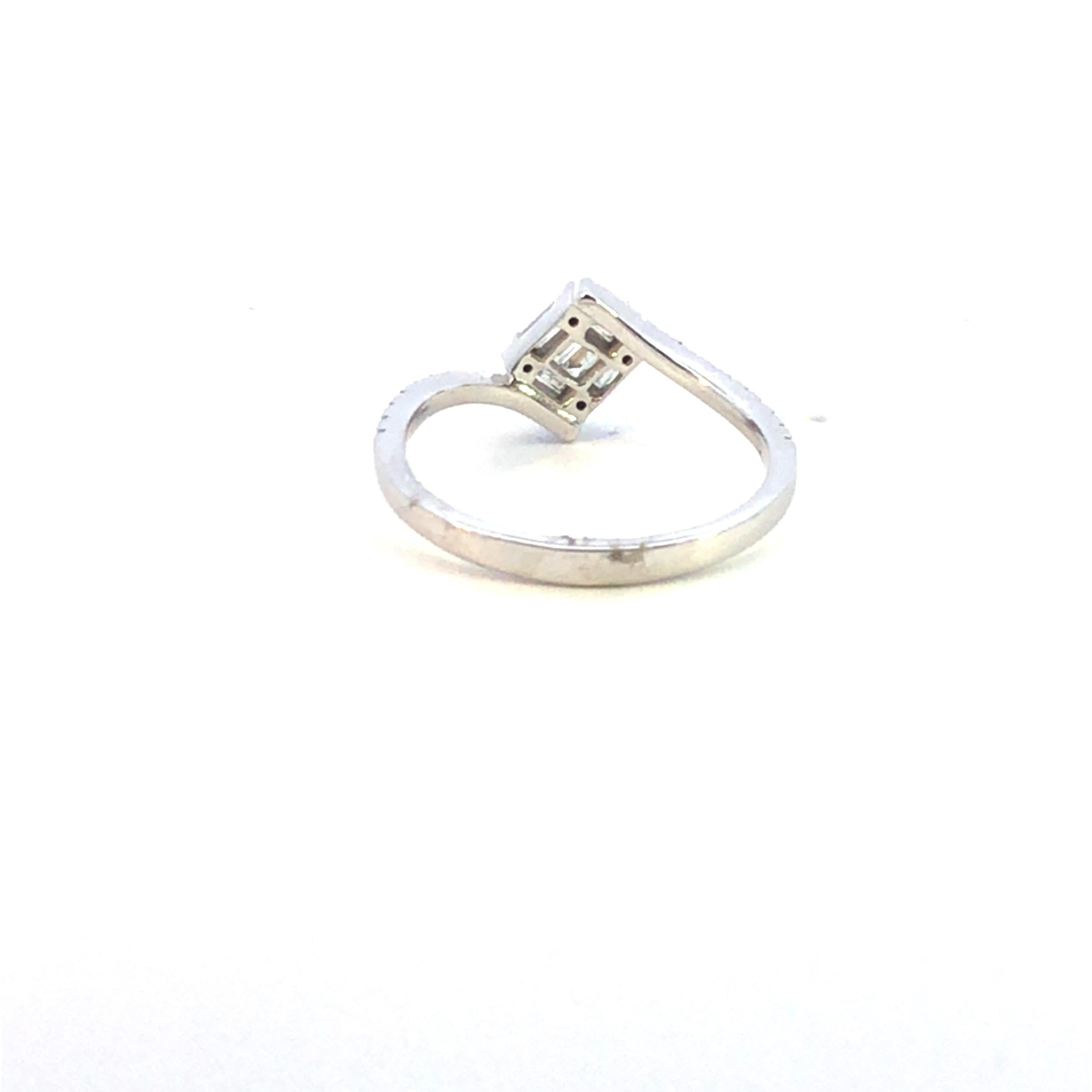 For Sale:  Elegant 0.30ct Diamond Ring in 14K White Gold 5