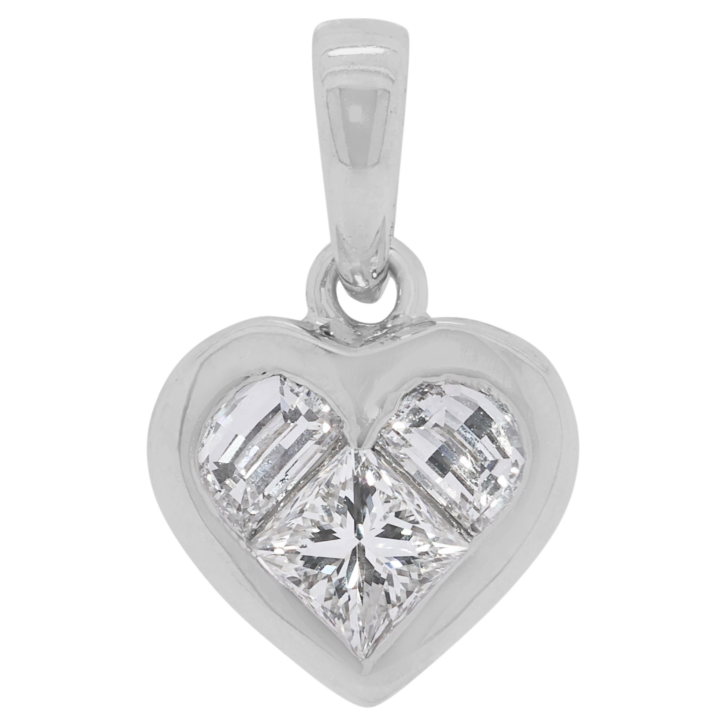 Eleganza del ciondolo con diamante da 0,32 carati in oro bianco 18 carati