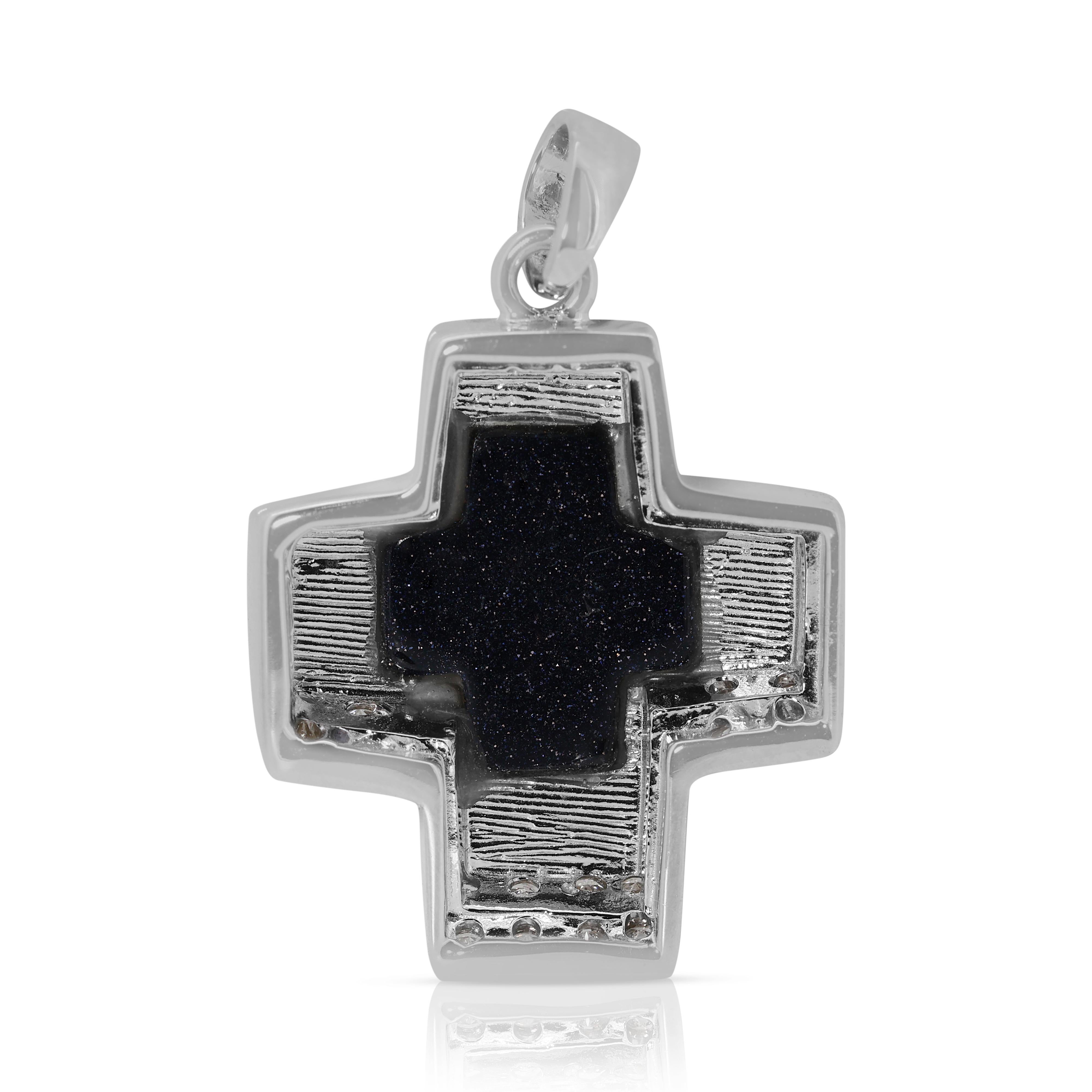 Elegant 0.32ct Sandstone Quartz Crystal and Diamonds Pendant in 18K White Gold For Sale 2