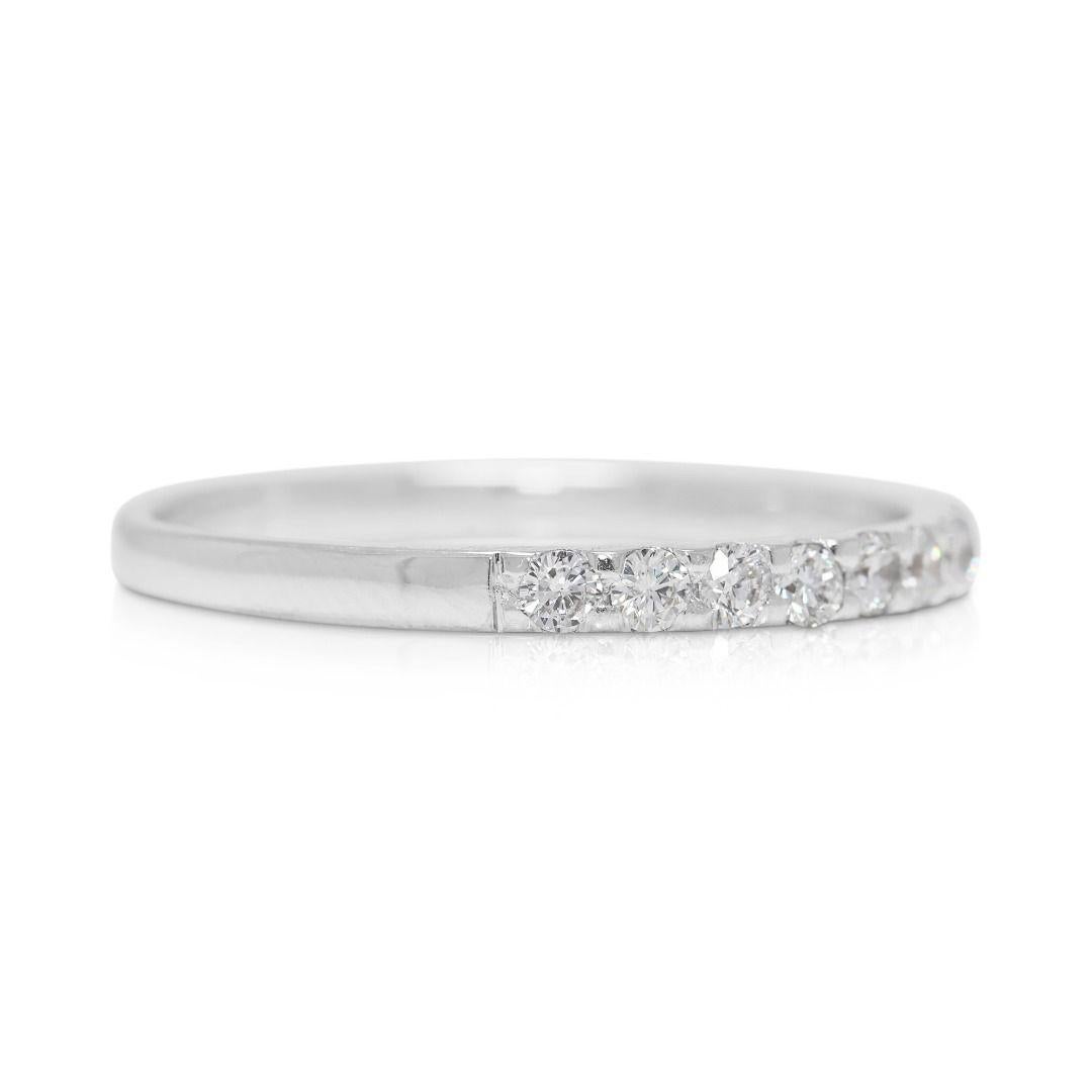 Elegant 0.33ct Natural Diamond Half Eternity 18K White Gold Ring (Rundschliff) im Angebot