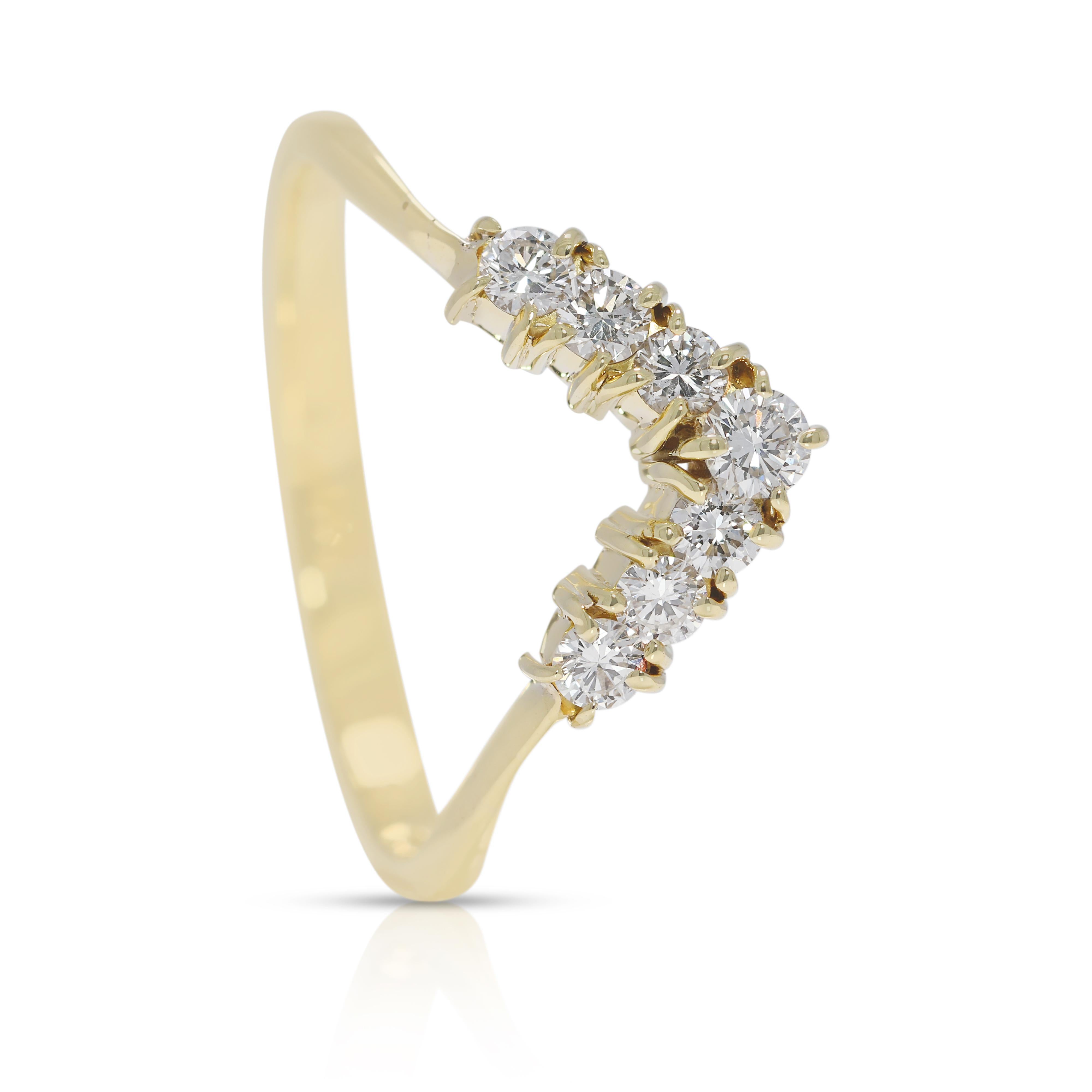 Elegant 0.35ct Natural Diamond Chevron Ring in 14K Yellow Gold For Sale 1