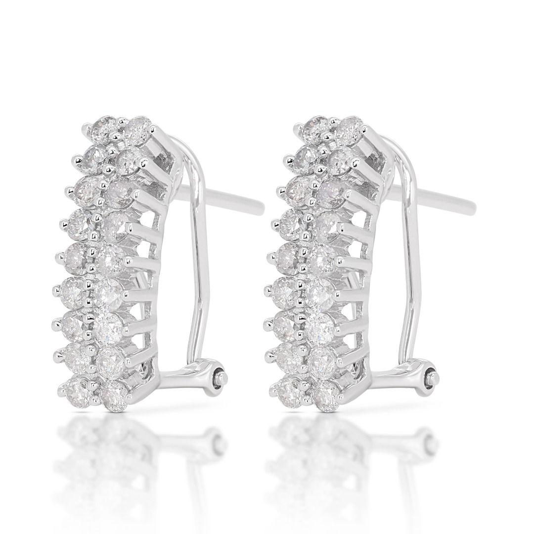 Elegant 0.36ct Lever-back Diamond Earrings in 18K White Gold In New Condition For Sale In רמת גן, IL