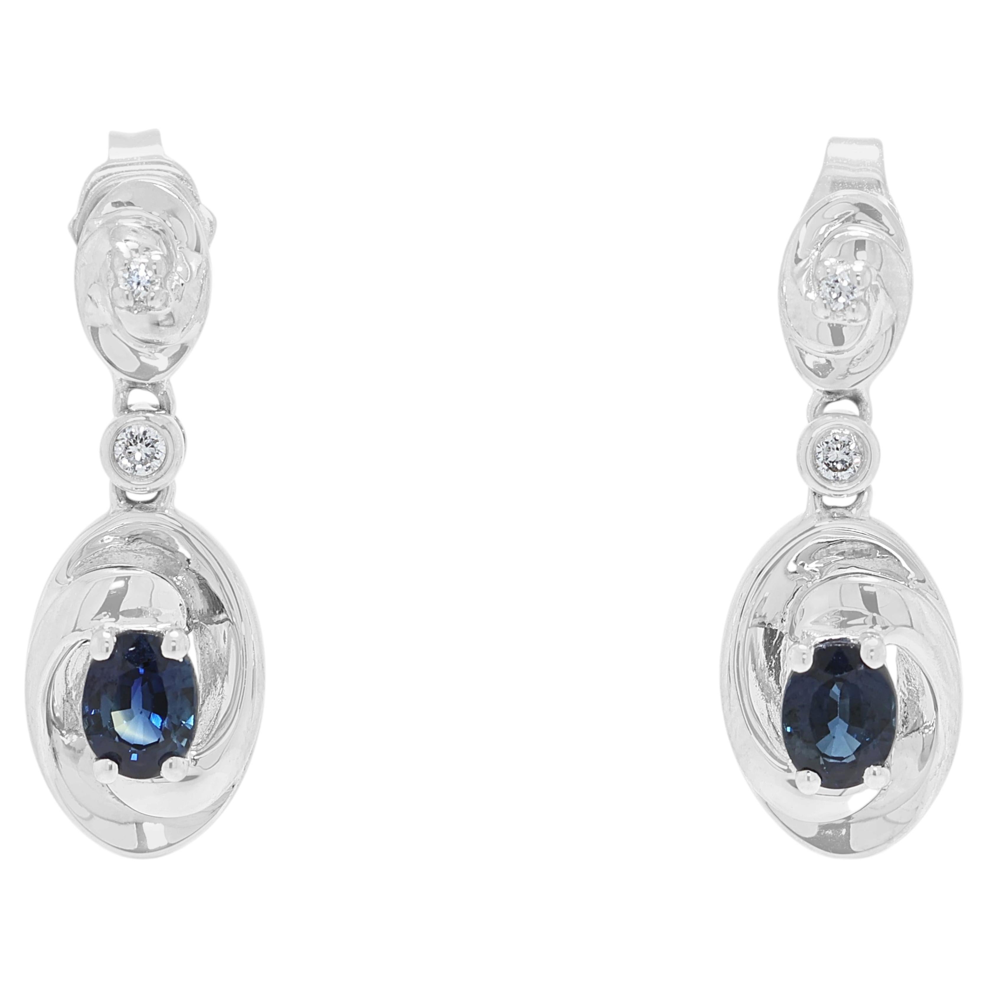 Elegant 0.36ct Natural Blue Sapphire and Diamond Linear Drops in 18K White Gold (Gouttes linéaires de saphir bleu naturel et de diamant en or blanc 18K) en vente
