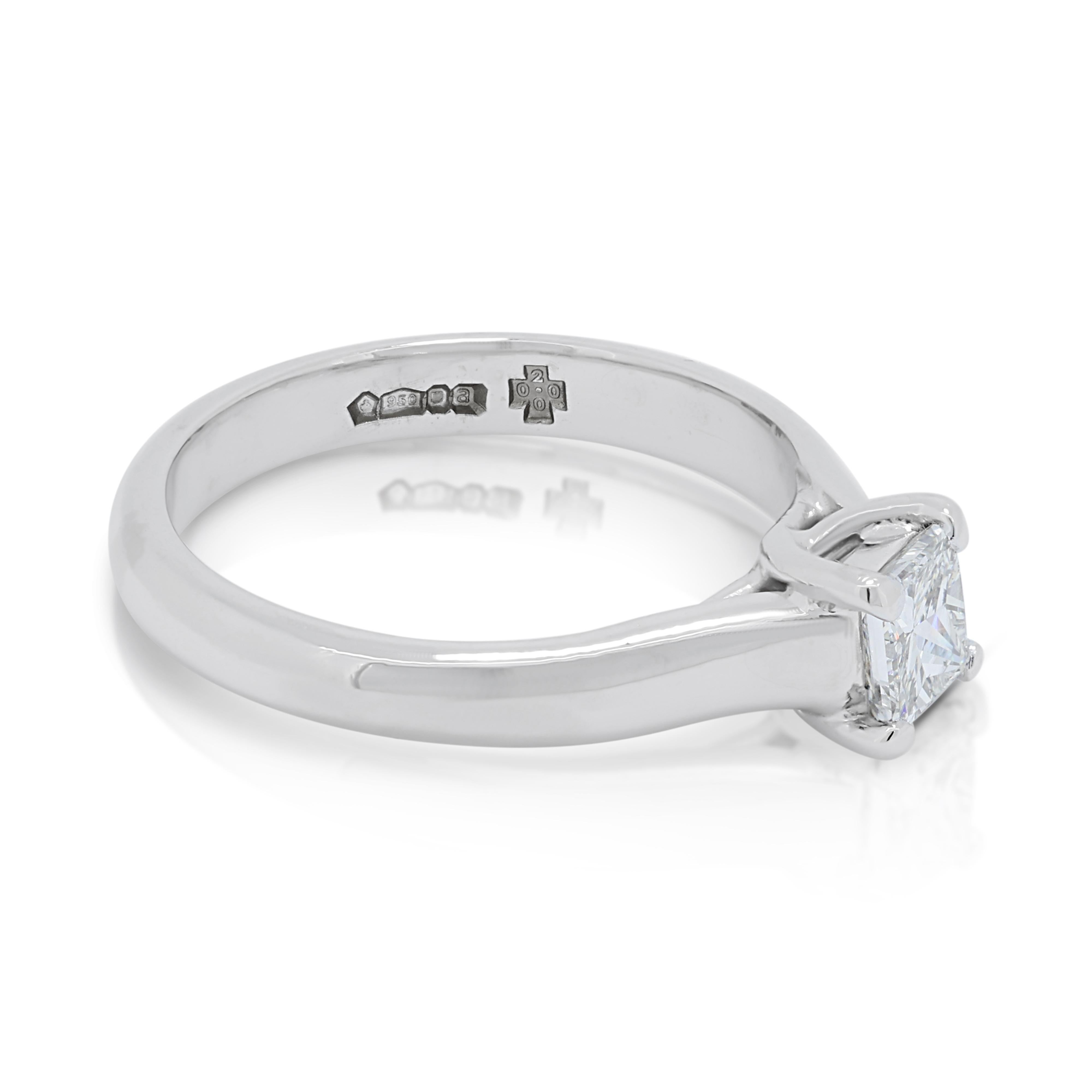 Women's Elegant 0.40ct Diamond Solitaire Ring in 14K White Gold For Sale