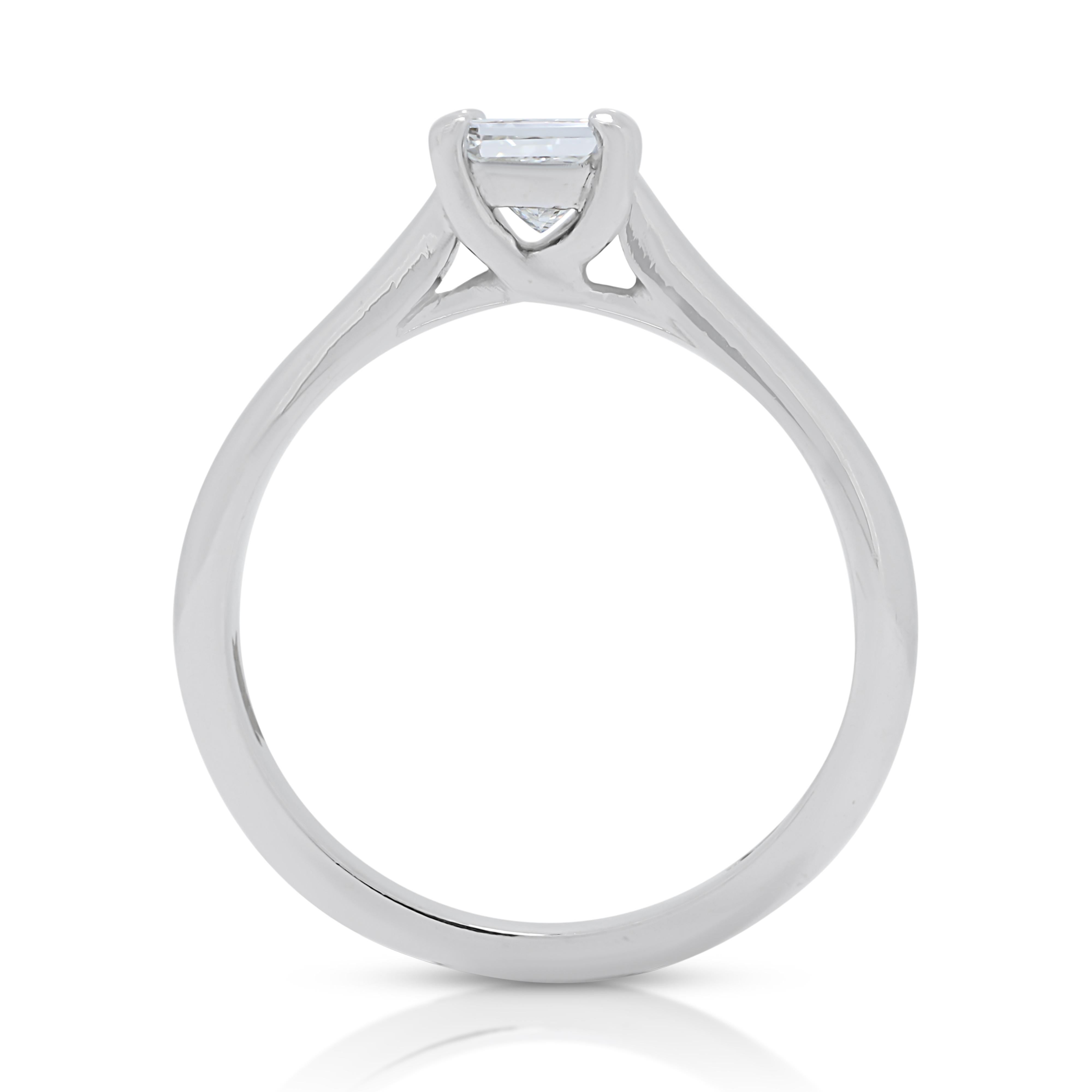 Elegant 0.40ct Diamond Solitaire Ring in 14K White Gold For Sale 2