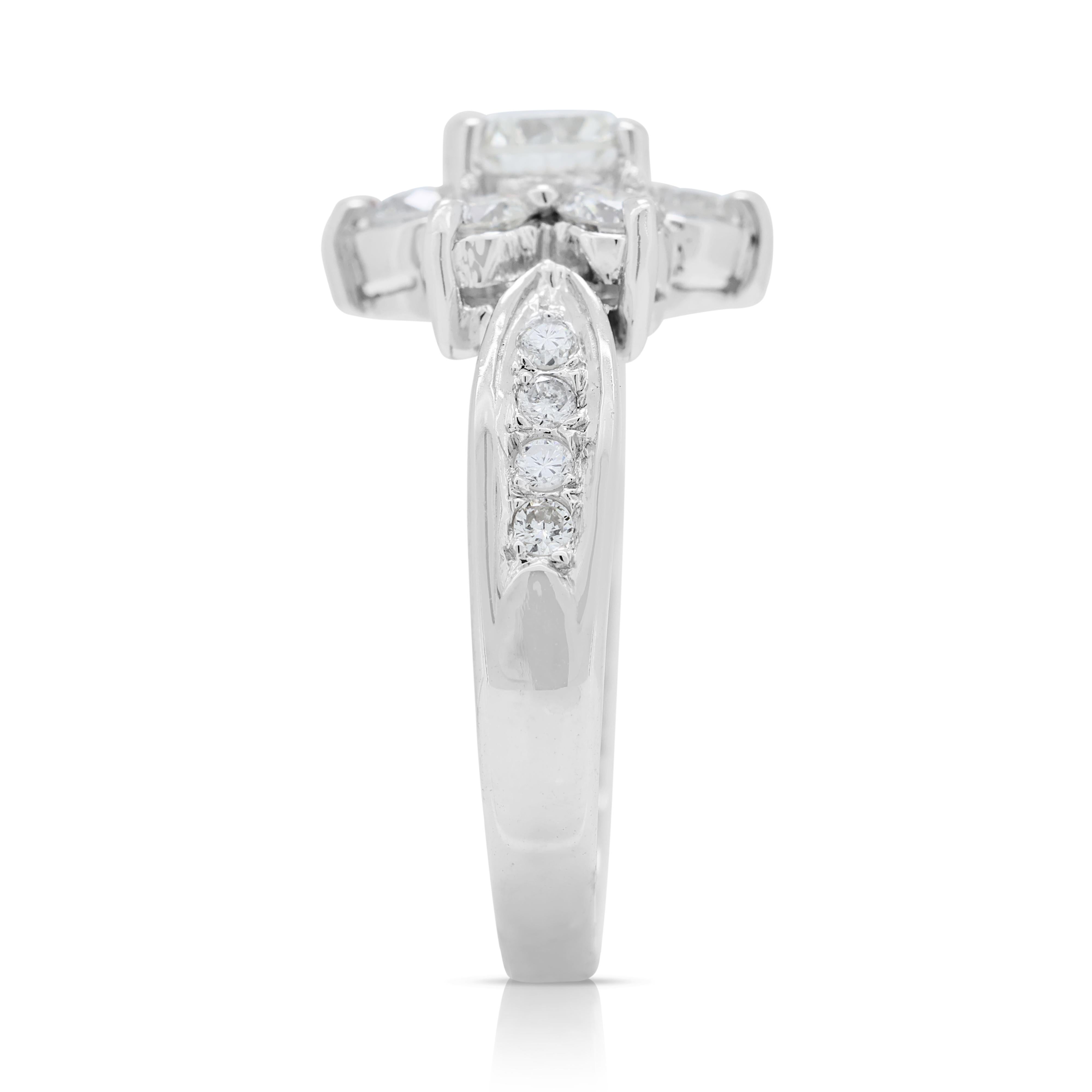 Donna Eleganza di un anello a forma di fiore con diamanti da 0,56 carati in oro bianco 18K in vendita