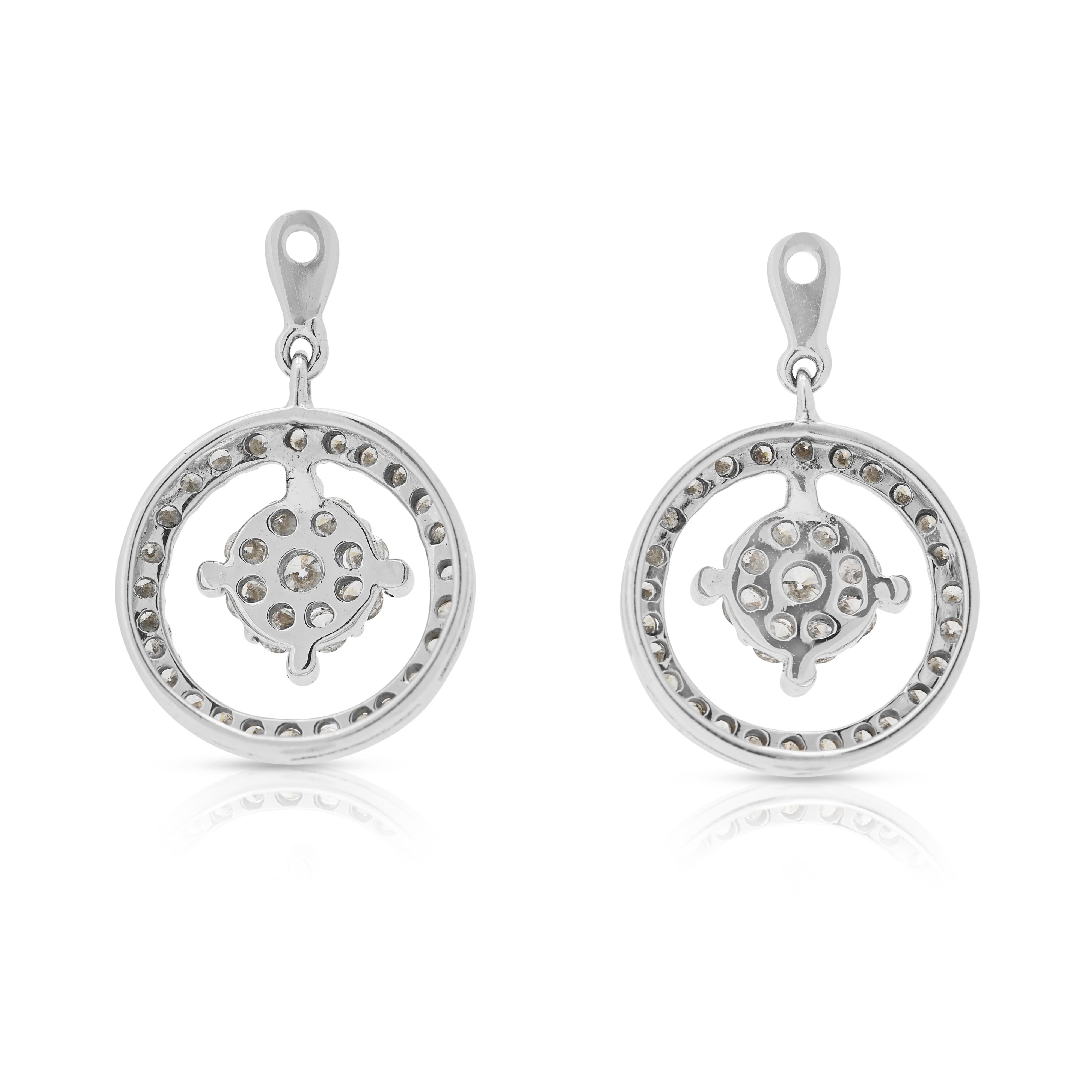 Elegance orecchino con diamante naturale da 0,56 carati in oro bianco 18 carati in vendita 1