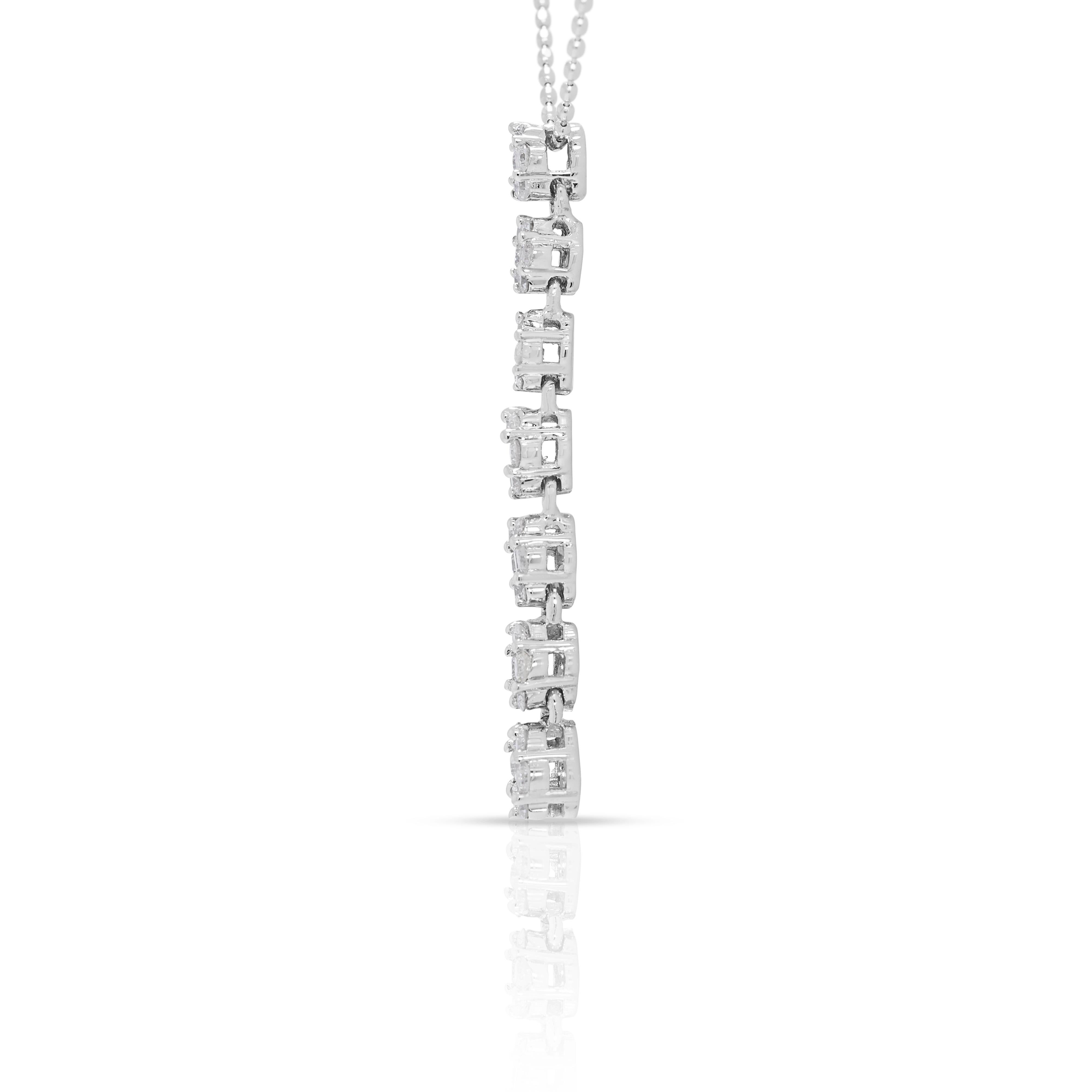 Elegant pendentif en or blanc 18 carats serti d'un diamant naturel de 0,5 ct. Neuf - En vente à רמת גן, IL