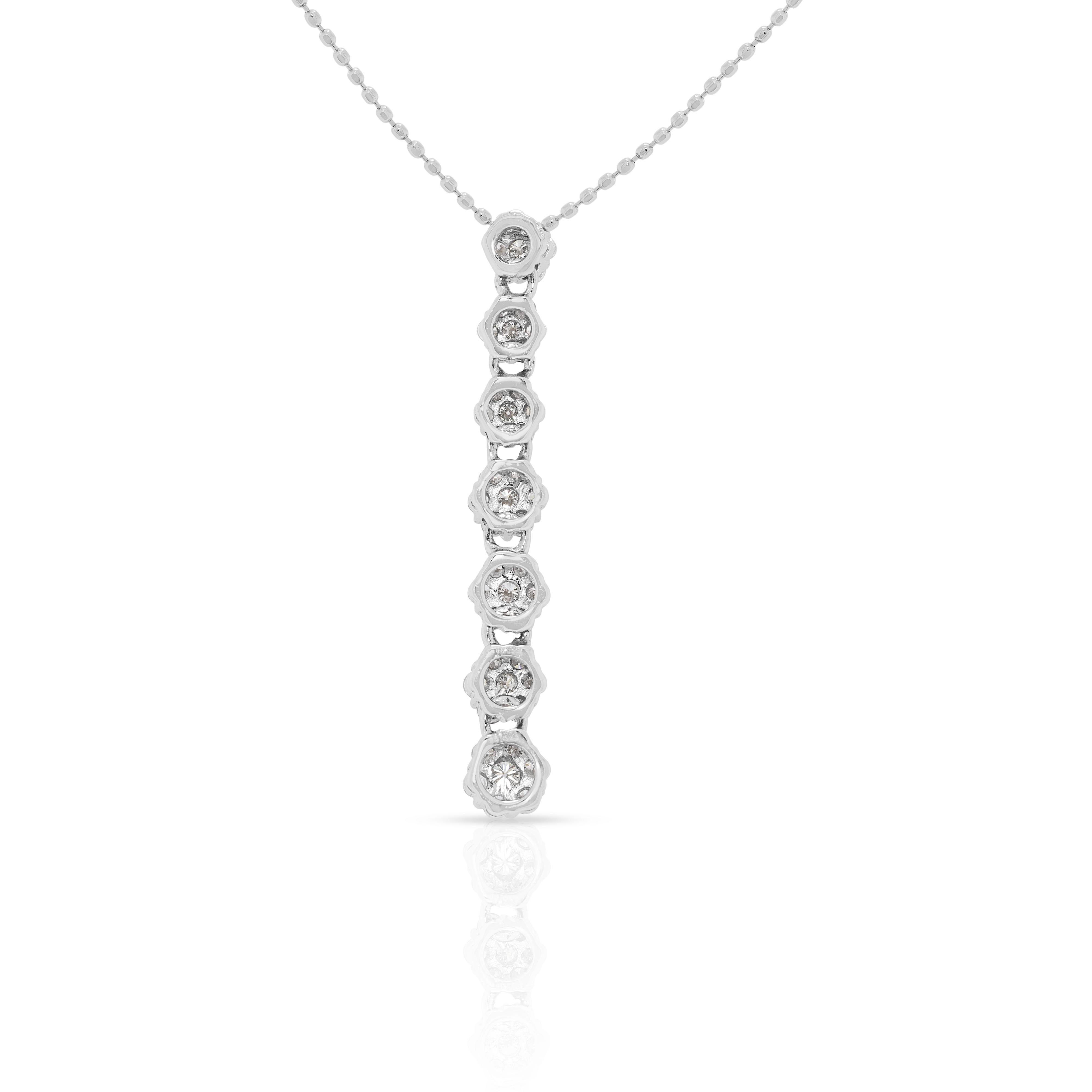 Elegant pendentif en or blanc 18 carats serti d'un diamant naturel de 0,5 ct. en vente 1