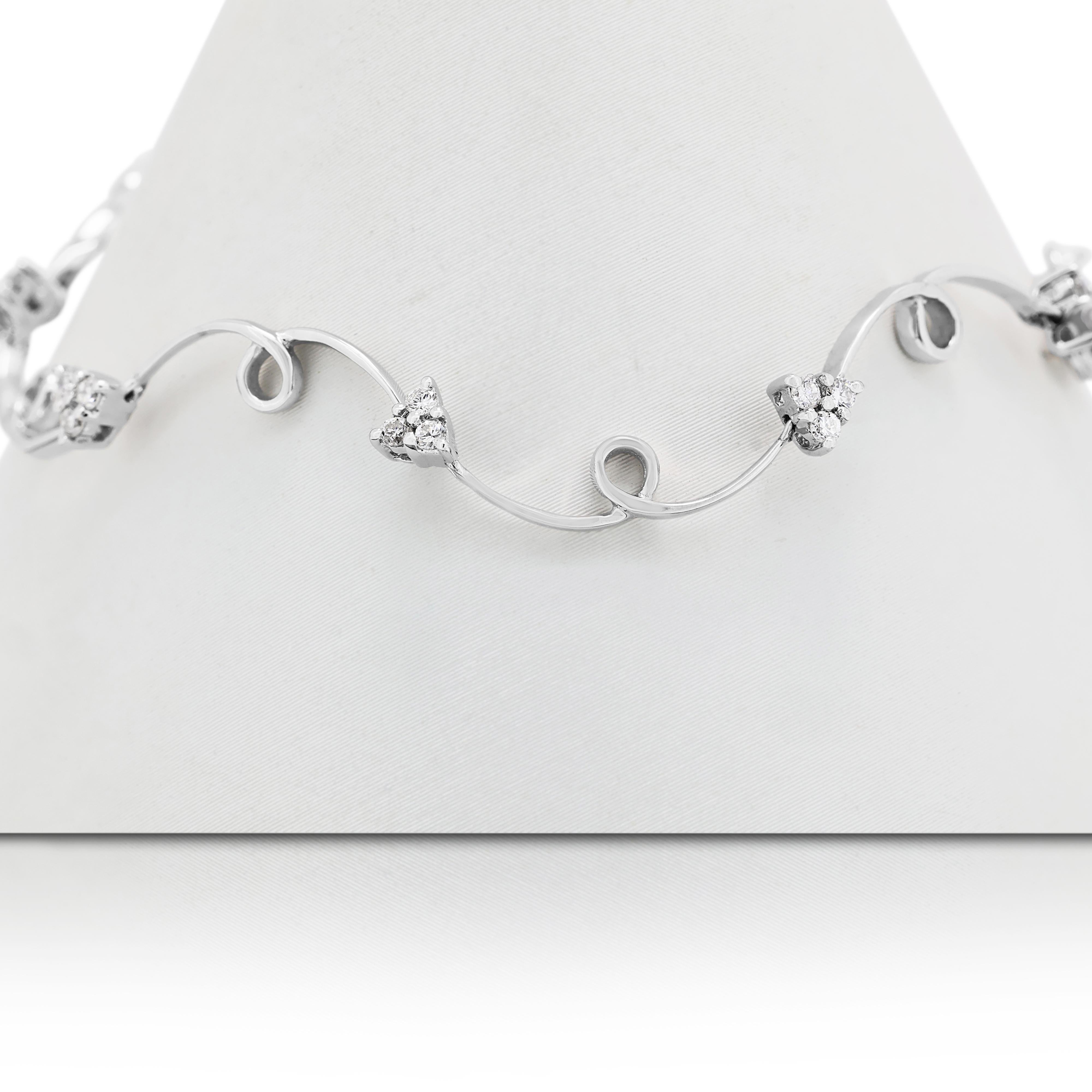 Elegant 0.5ct Natural Diamonds Bracelet in 18K White Gold In Excellent Condition For Sale In רמת גן, IL