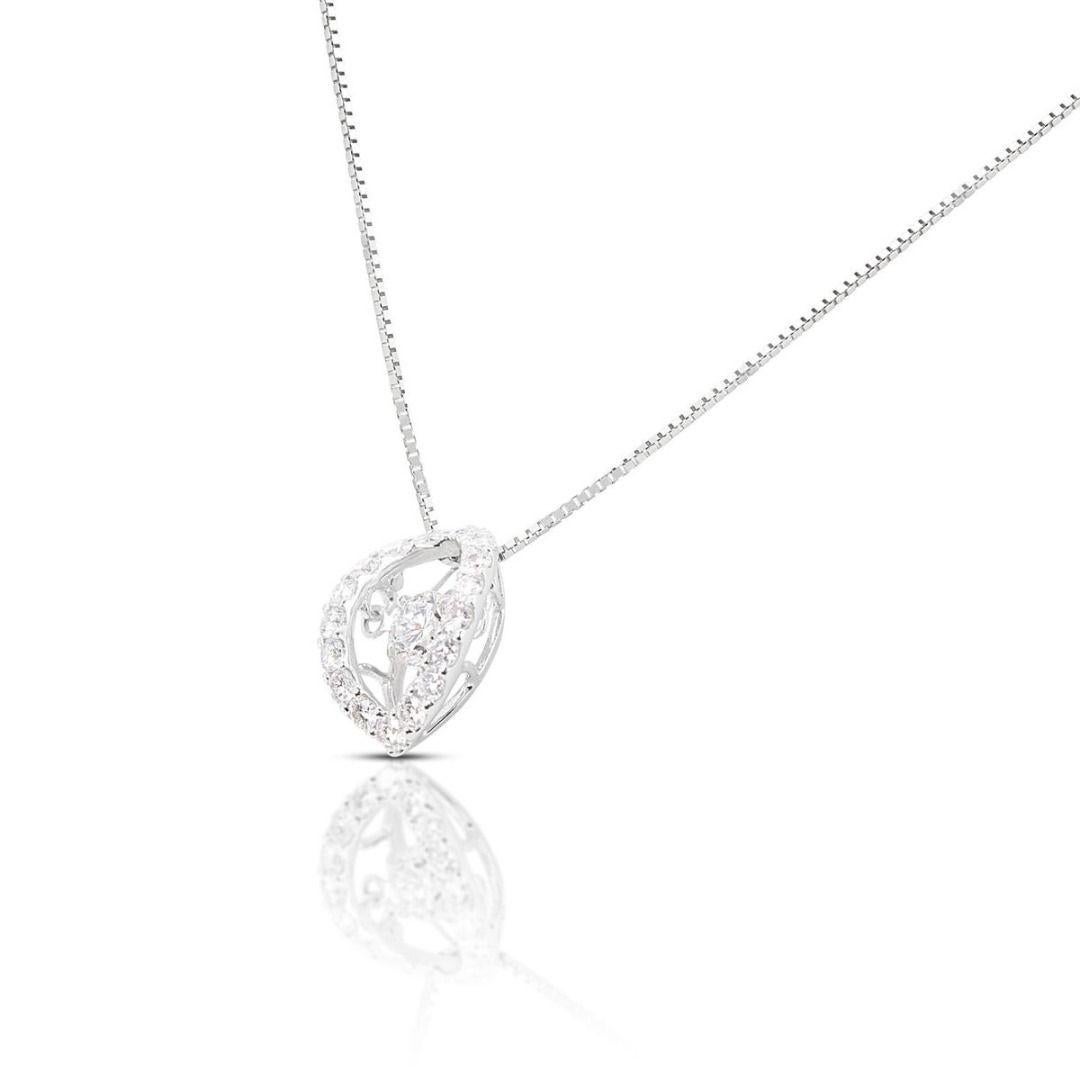 Elegant 0.60ct Round Brilliant Natural Diamond Necklace in 18K White Gold In New Condition For Sale In רמת גן, IL