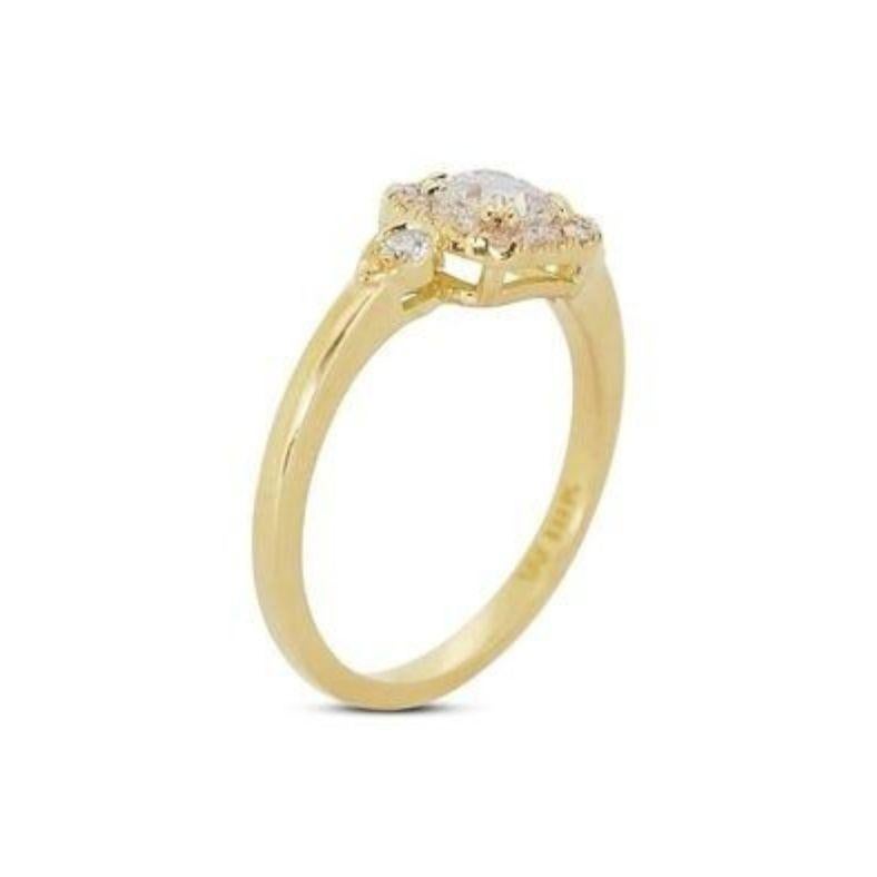 Élégante bague en or jaune 18 carats avec diamant coussin de 0,70 carat Pour femmes en vente