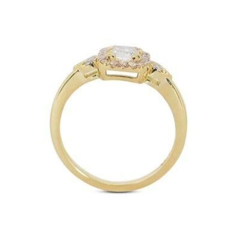 Elegant 0.70ct Cushion Diamond Ring in 18K Yellow Gold For Sale 1
