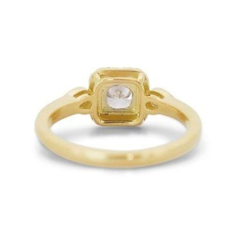 Élégante bague en or jaune 18 carats avec diamant coussin de 0,70 carat en vente 2