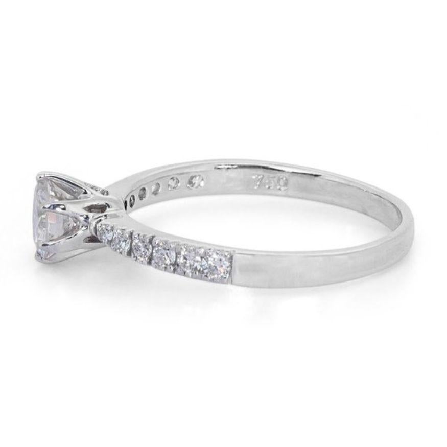 Women's Elegant 0.72 Carat Round Diamond Ring For Sale