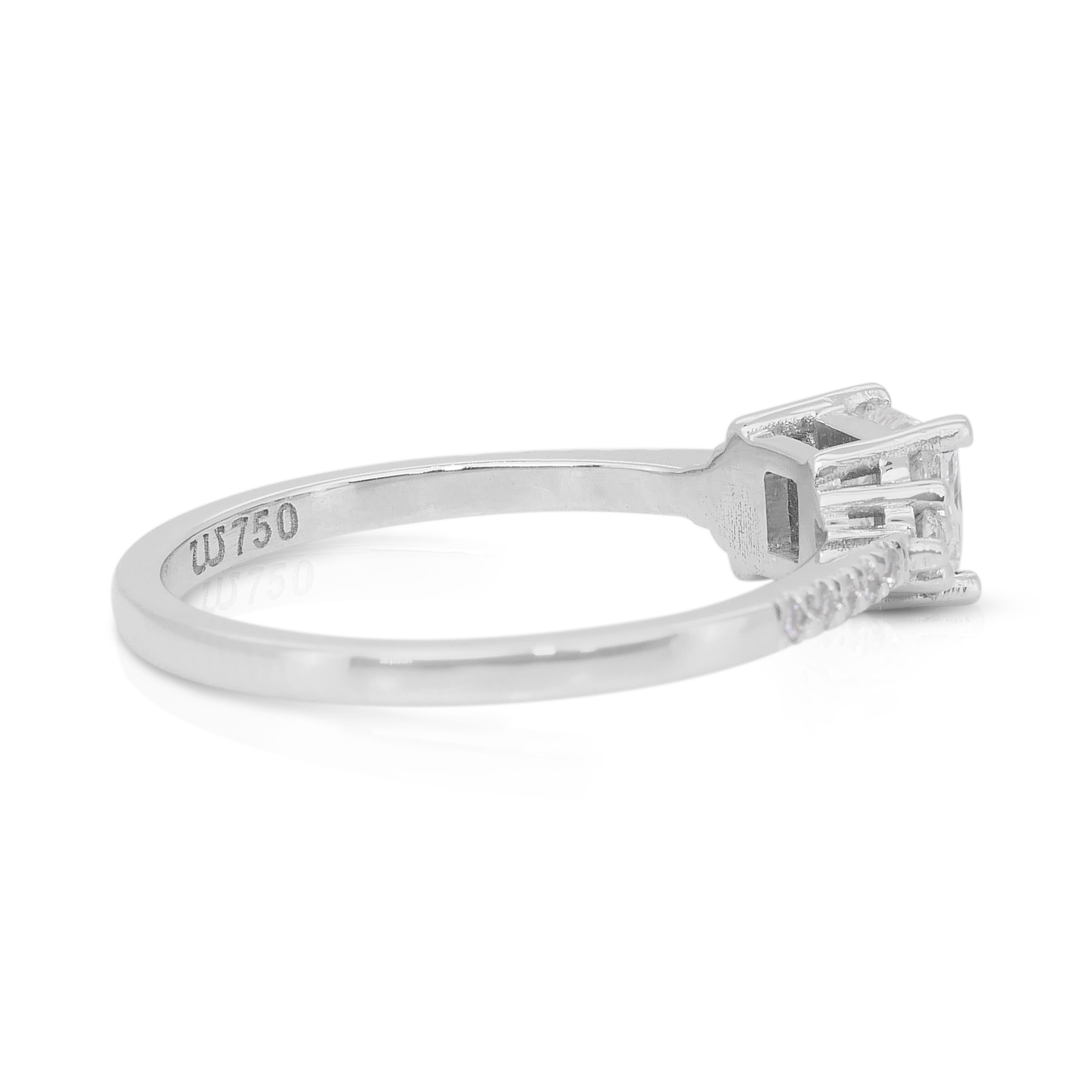 Elegant 0.75ct Diamonds Pave Ring in 18k White Gold - IGI Certified en Nuevo estado para la venta en רמת גן, IL